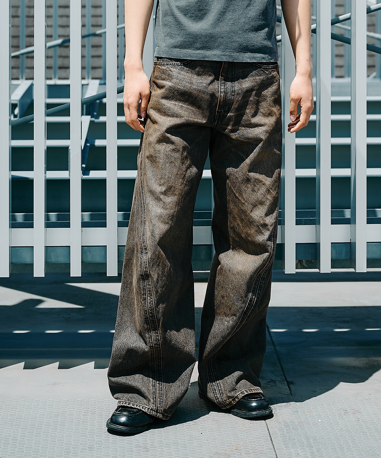 3D TWISTED WIDE LEG JEANS NVRFRGT