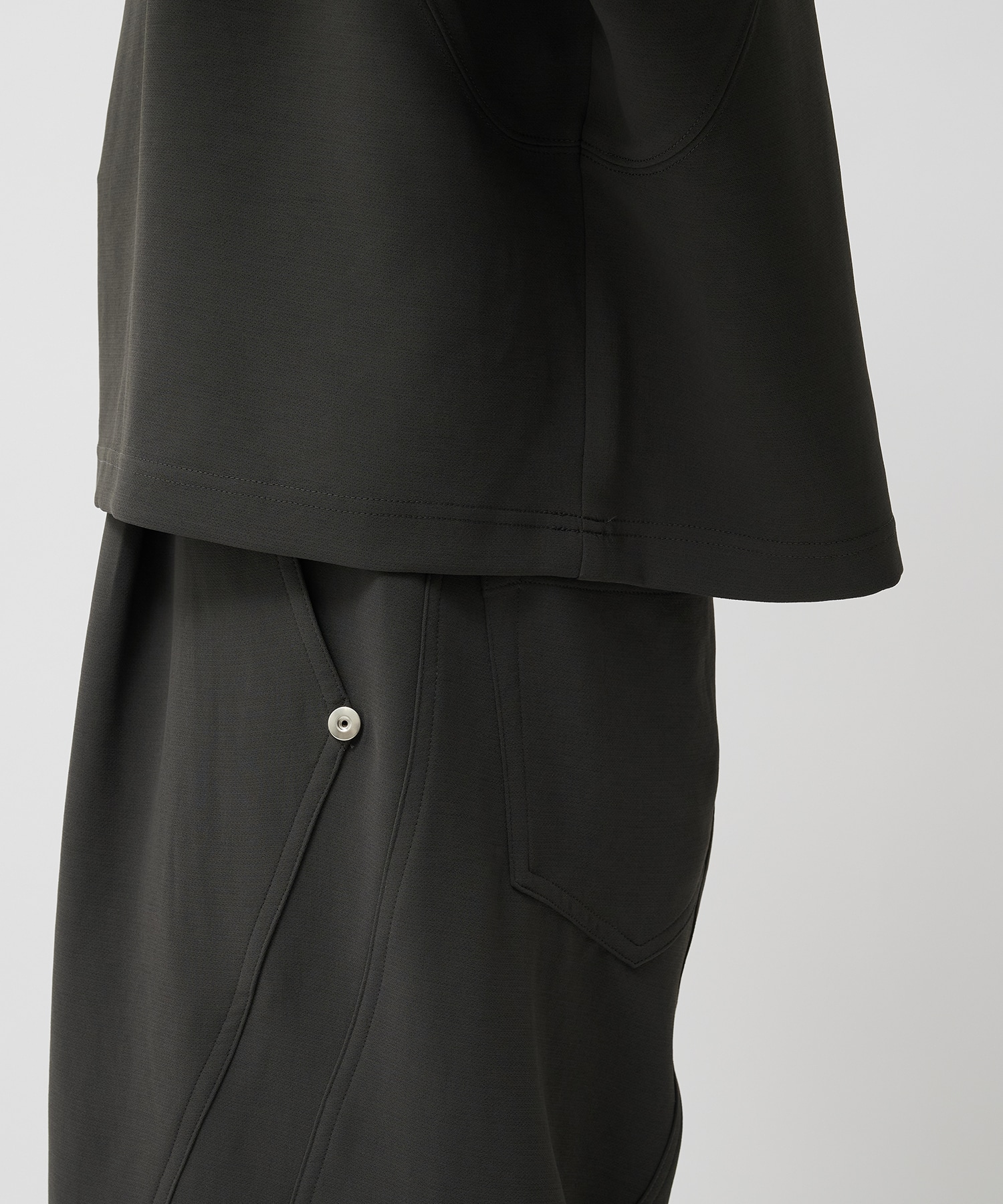 PANEL OVER CREW NECK TEE CONZ