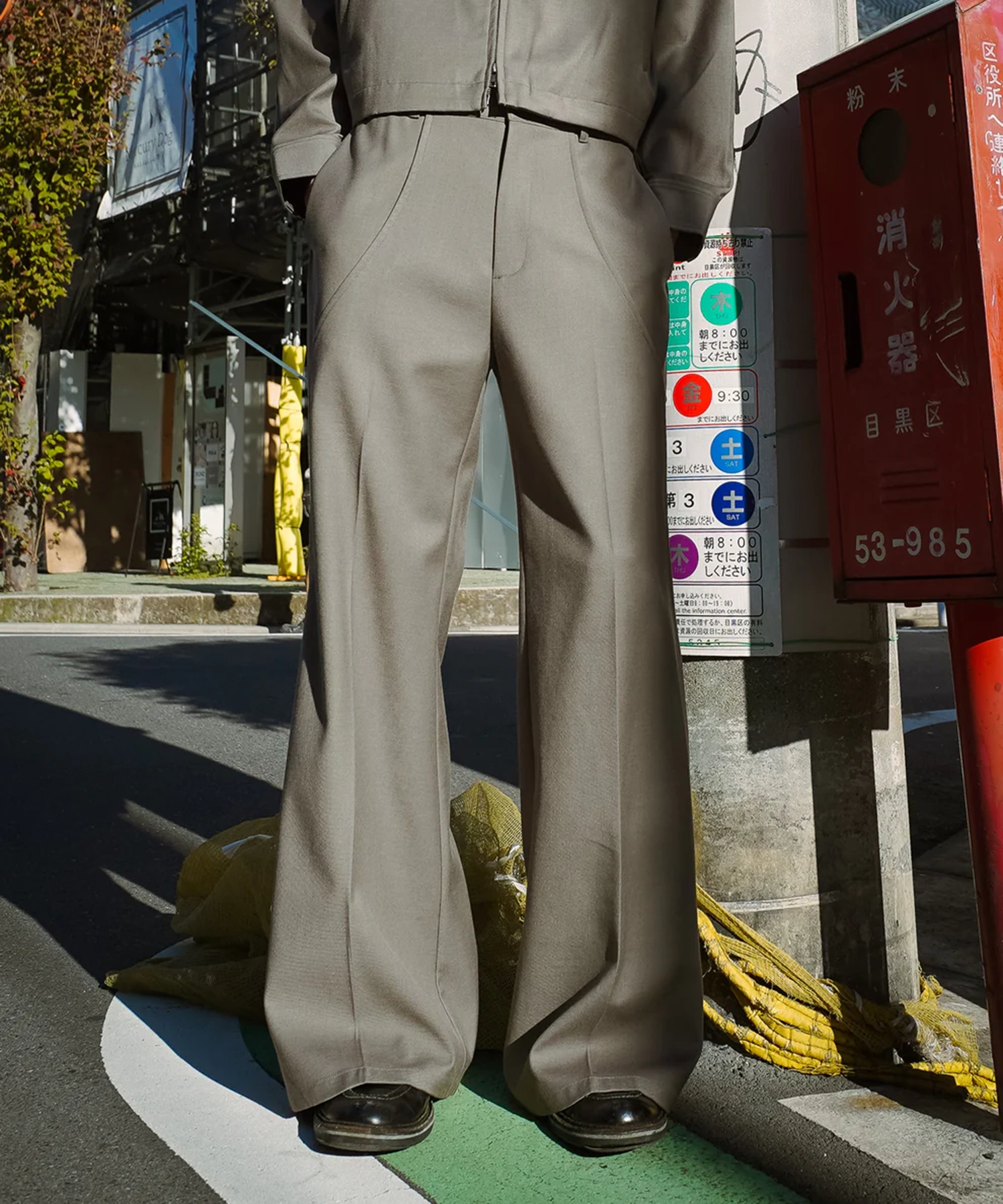 TUCK FLARE PANTS GOAT ESSENCE