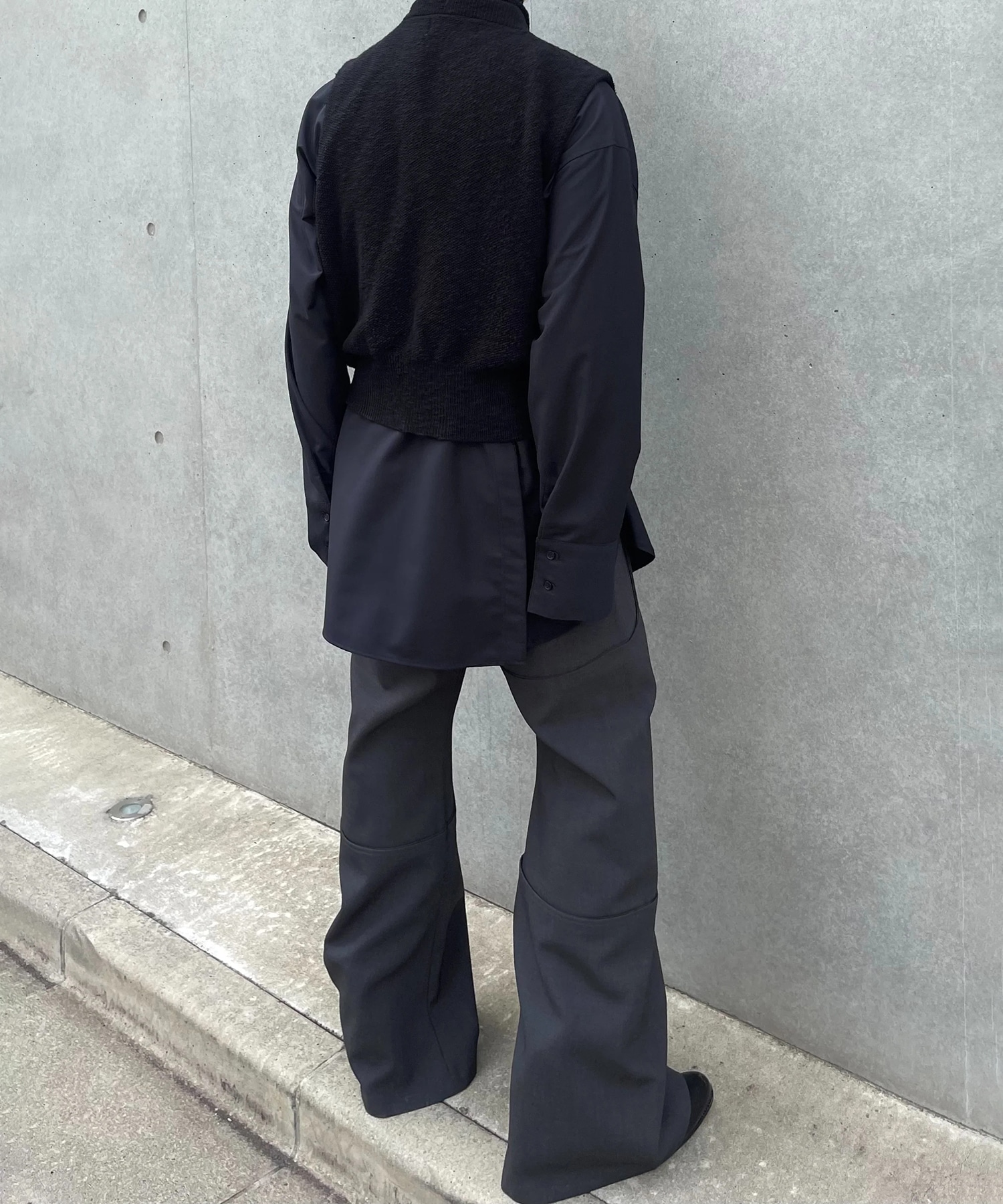 4TUCK FLARE PANTS GOAT ESSENCE