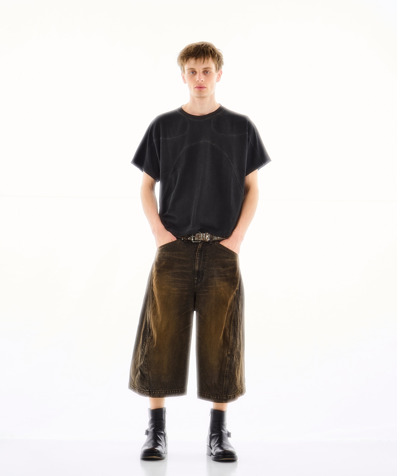 別注 3D TWISTED JORTS NVRFRGT