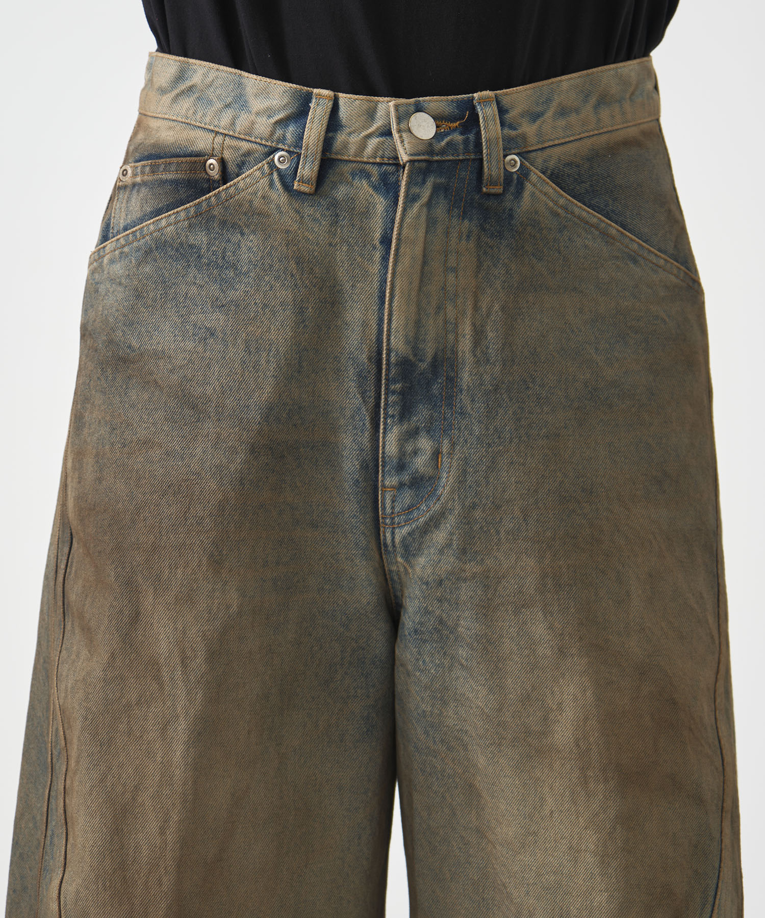 別注 3D TWISTED JORTS NVRFRGT