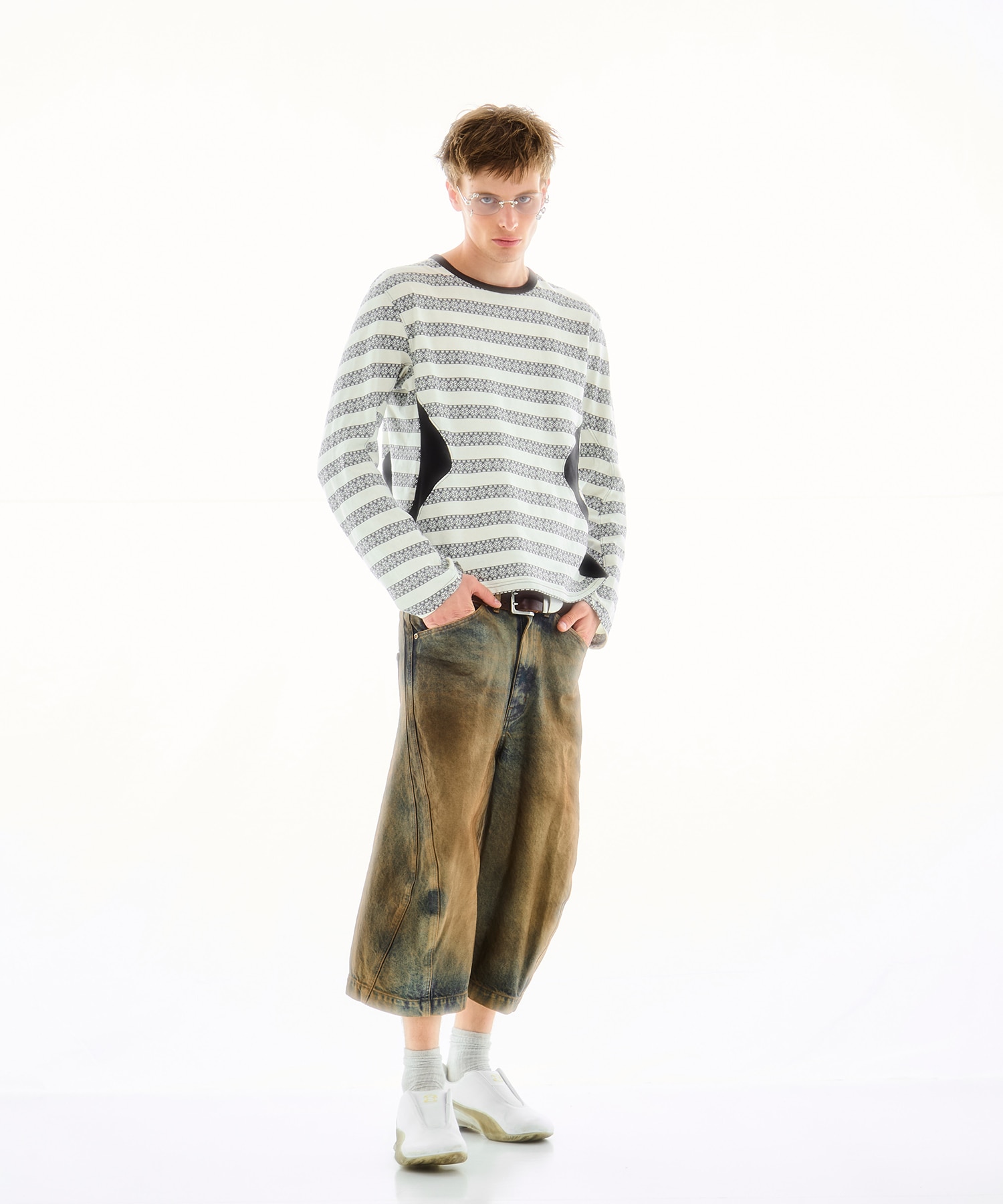 別注 3D TWISTED JORTS NVRFRGT
