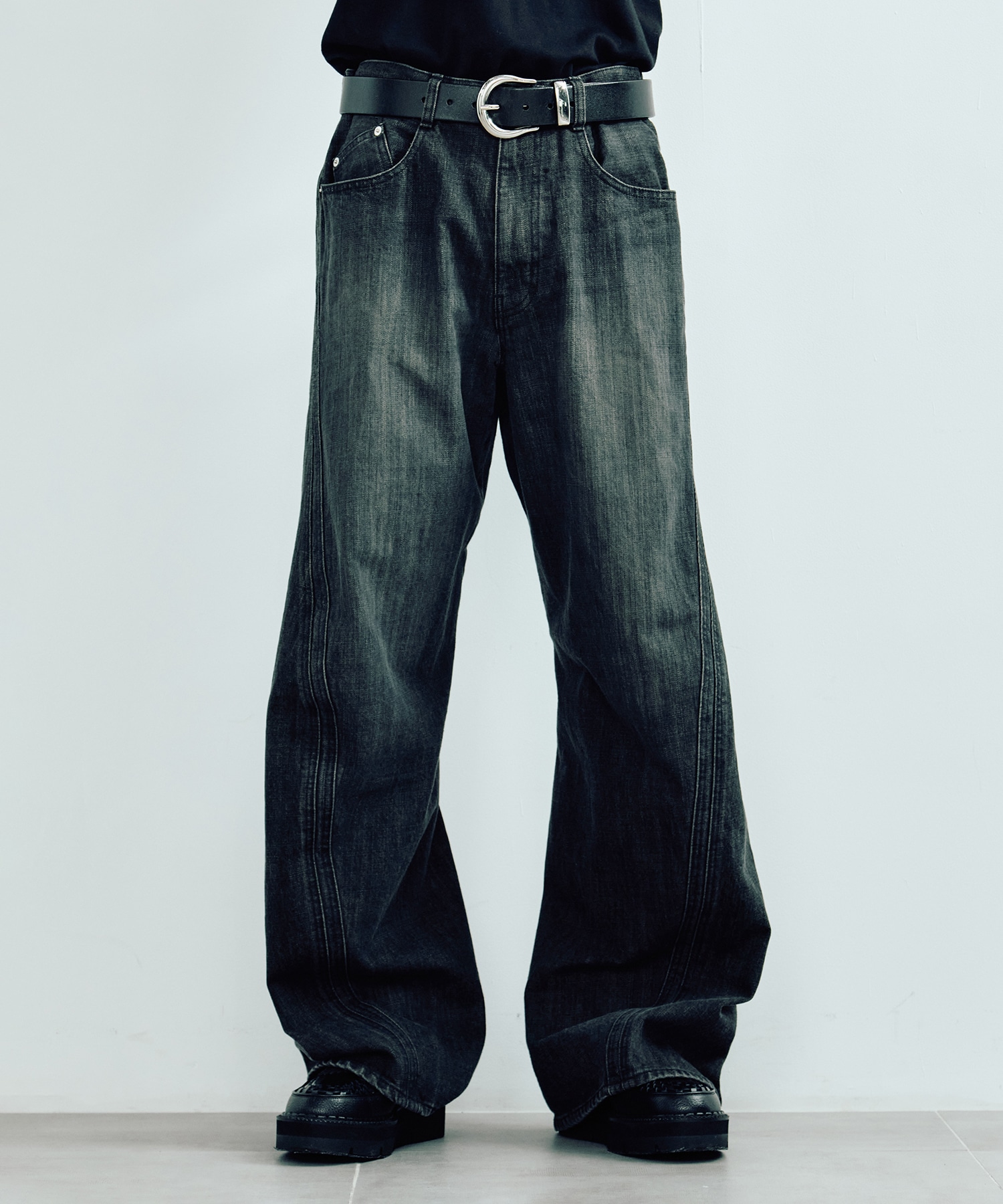 別注 3D TWISTED  WIDELEG JEANS NVRFRGT