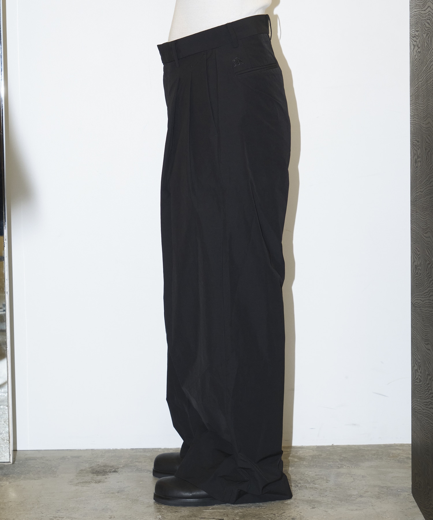 EWP 2 Tuck Trousers COOTIE PRODUCTIONS