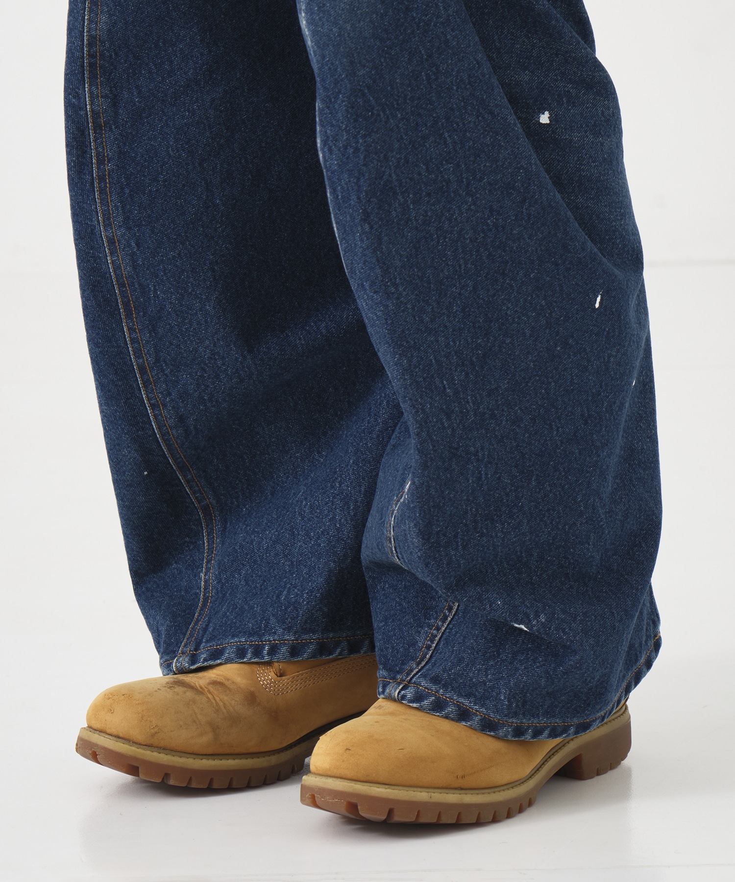 別注 TWISTED CURVED LEG JEANS NVRFRGT