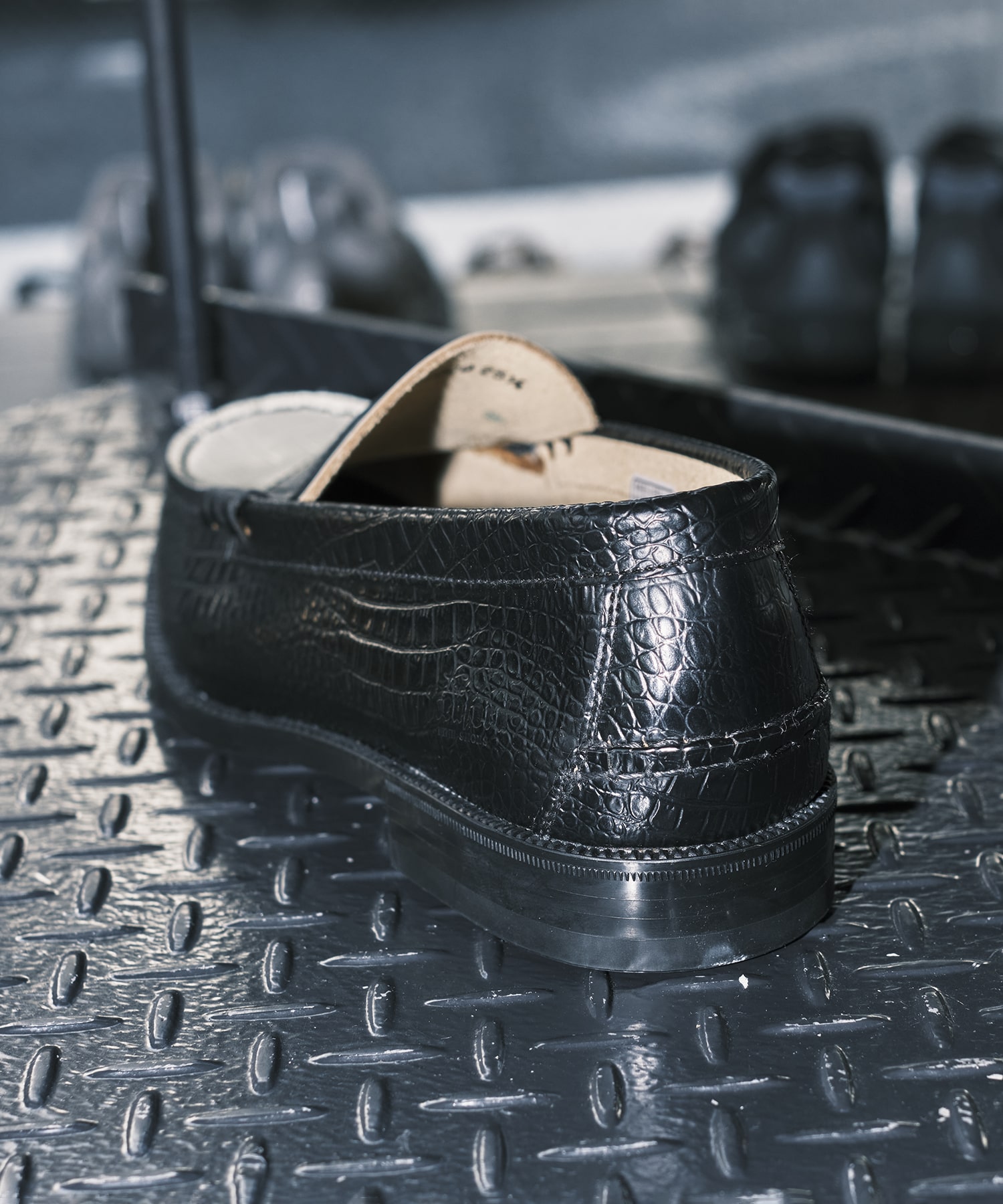 別注 EMBOSSED LOAFERS BLACK WHITE CROCODILE COMBI The Kenford FINESHOES