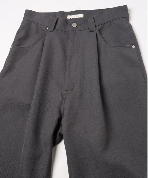 WIDE ONE TUCK STRAIGHT PANTS JieDa