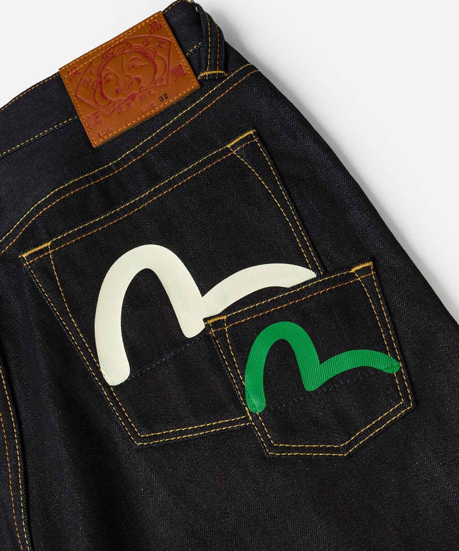 HT MULTI-POCKET DENIM SHORT EVISU