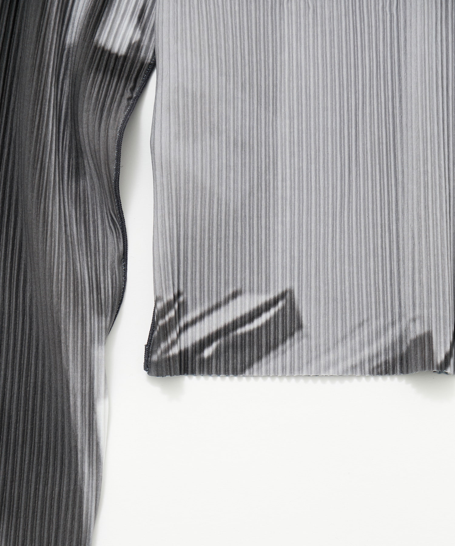 別注 GRAPHIC TINY TOP kotohayokozawa