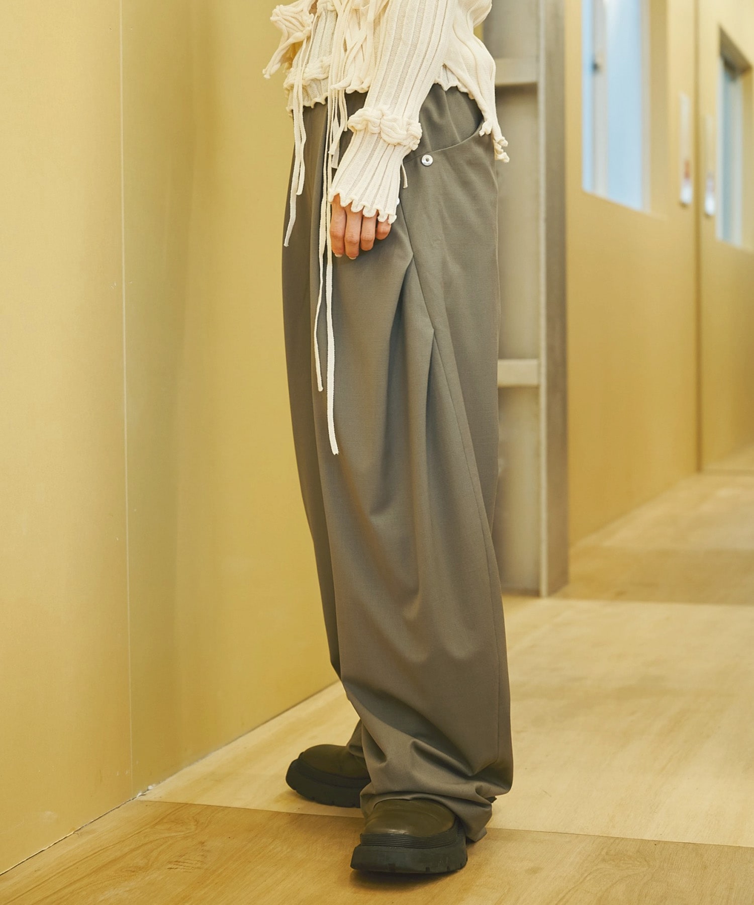 CURVE LEG TROUSERS CONZ