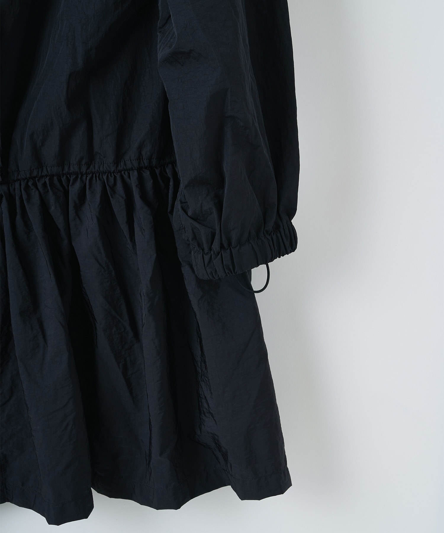 Nylon frilled mountain parka naokitomizuka