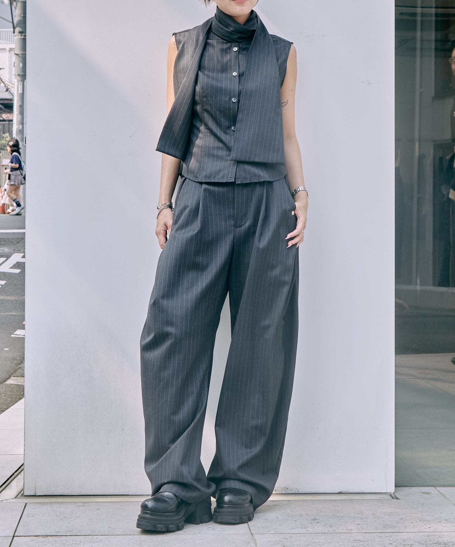 tied sleeve-less shirt CONZ