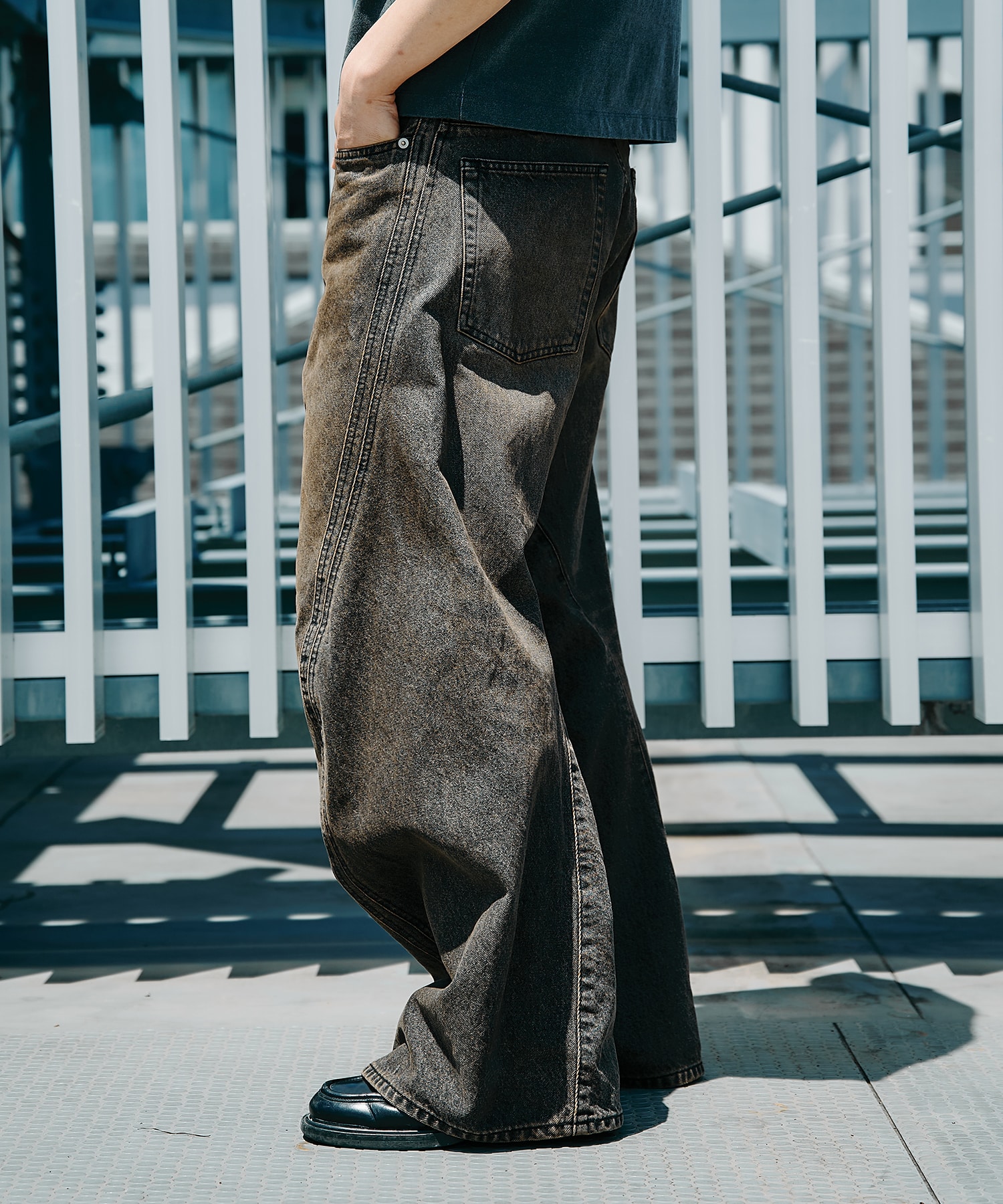 3D TWISTED WIDE LEG JEANS NVRFRGT