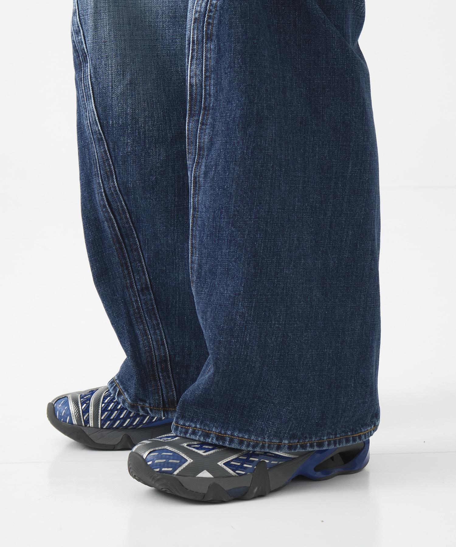 別注 3D TWISTED WIDE LEG FADED JEANS NVRFRGT