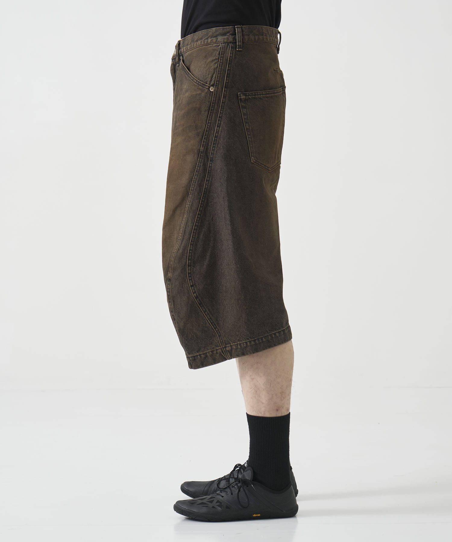 別注 3D TWISTED JORTS NVRFRGT