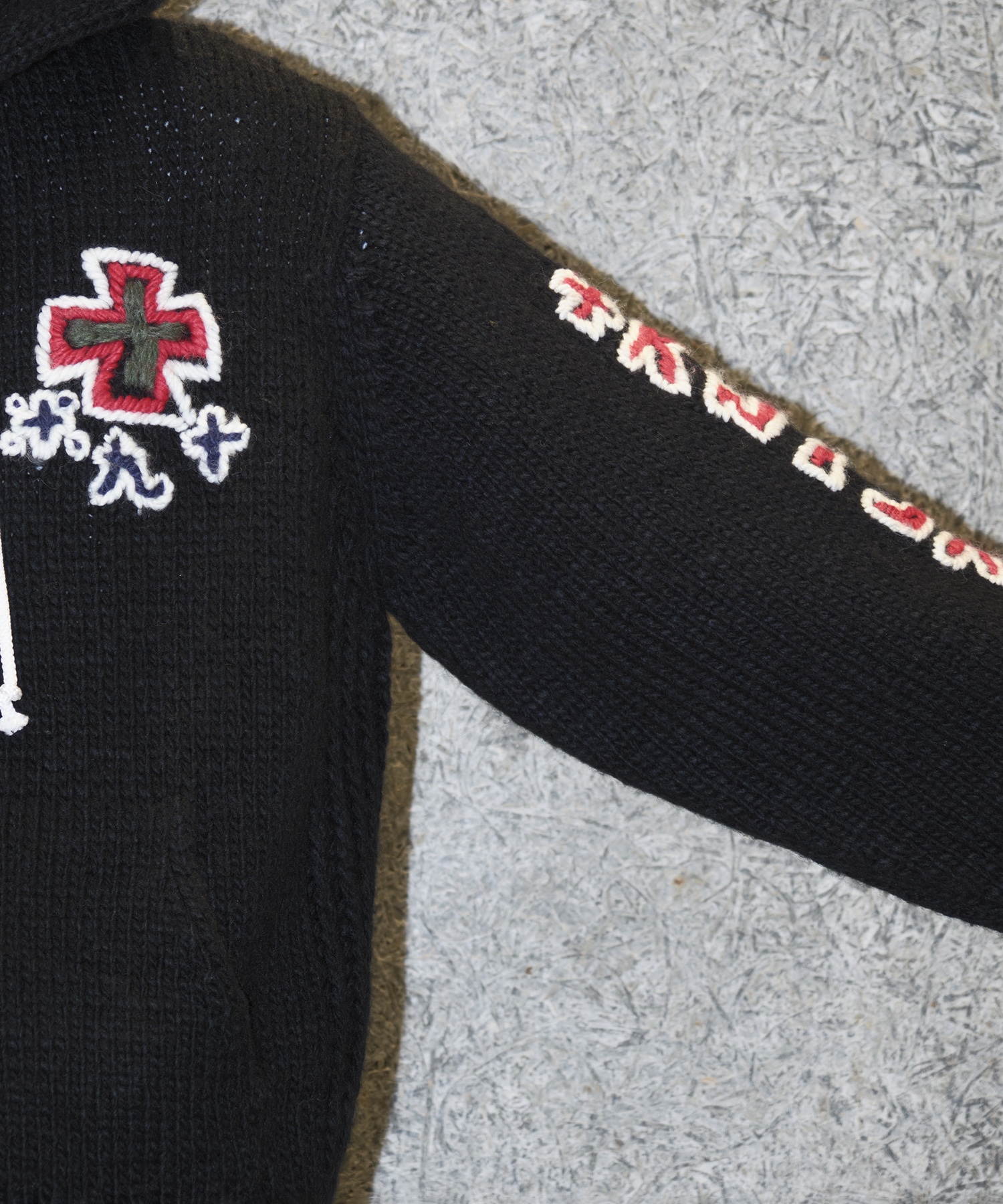 HAND KINITTED SK8 ZIP HOODIE RICE NINE TEN