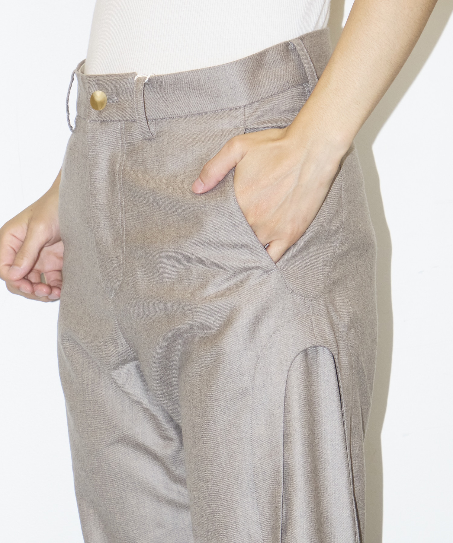 BRAID CUTTING TUCK PANTS STEAF