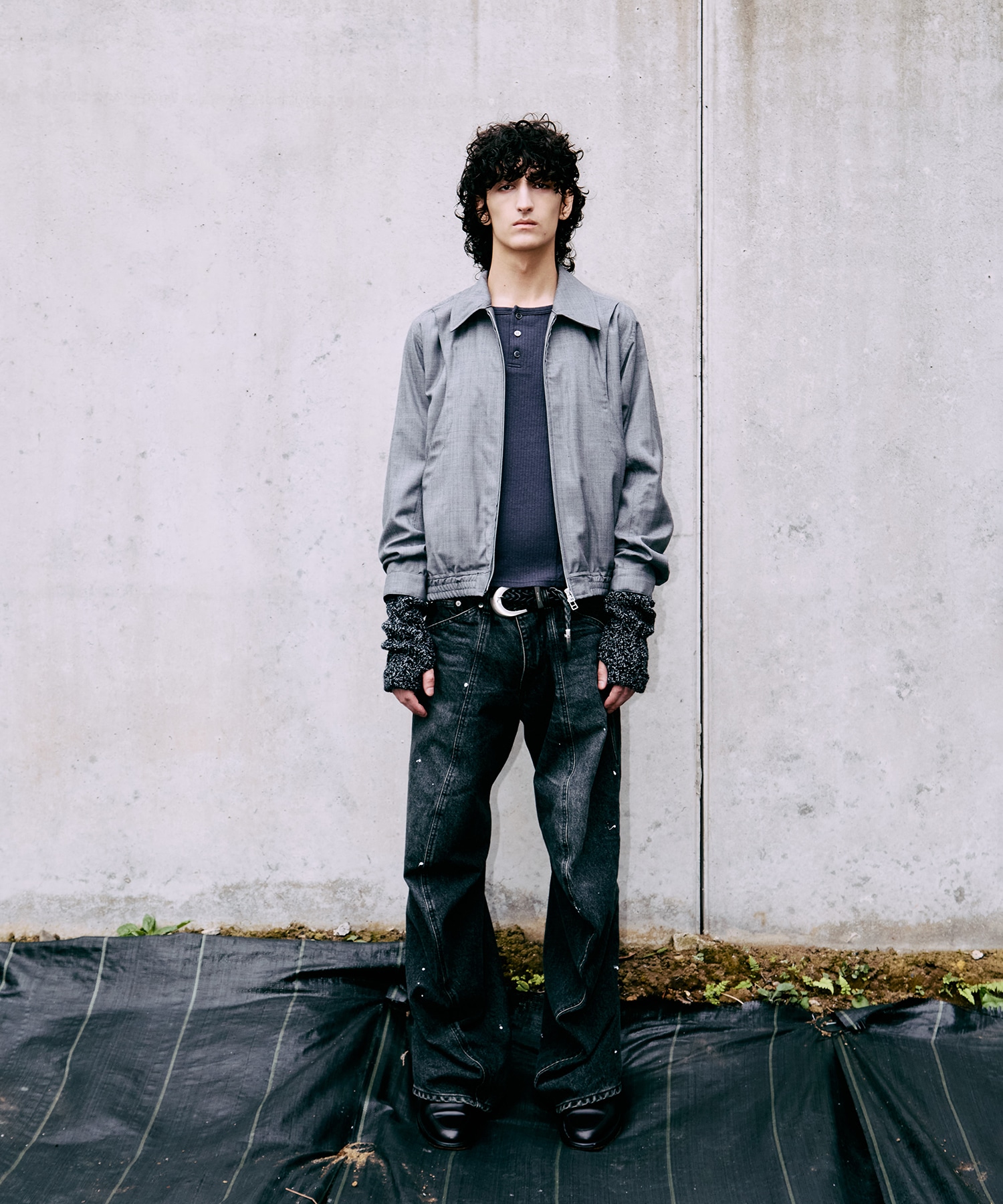 別注 TWISTED CURVED LEG JEANS NVRFRGT