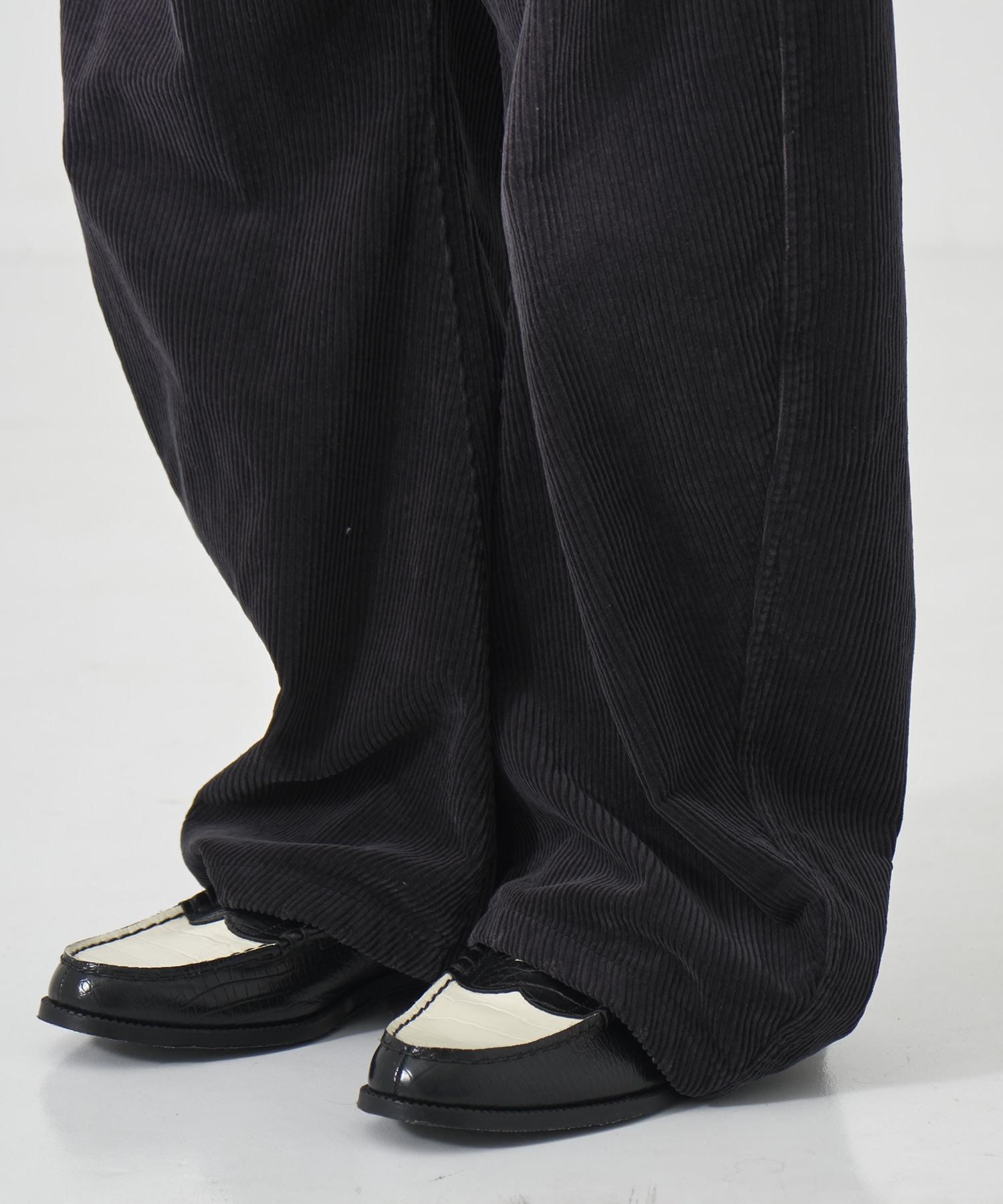 CORDUROY CURVED LEG PANTS CONZ