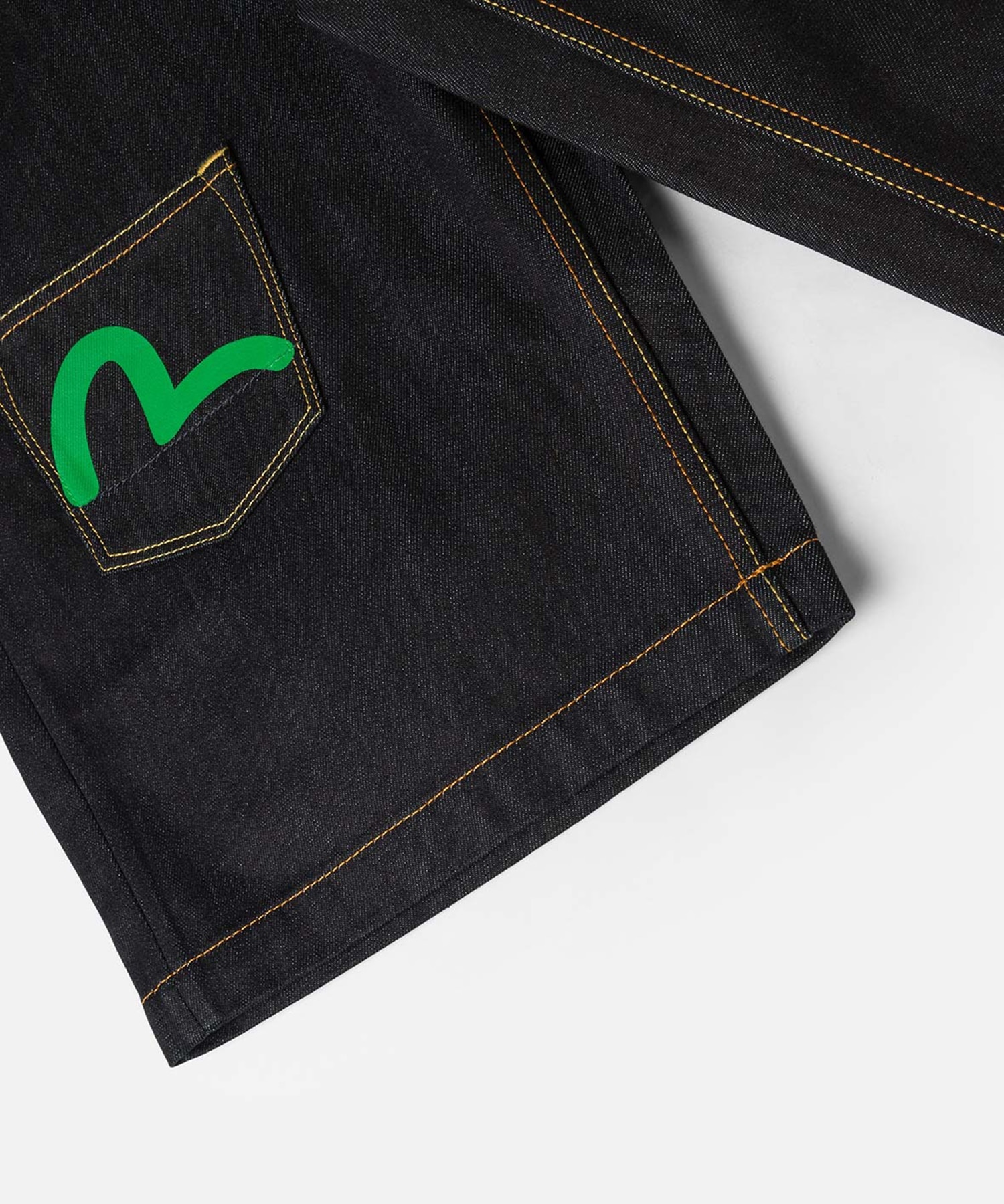 HT MULTI-POCKET DENIM SHORT EVISU