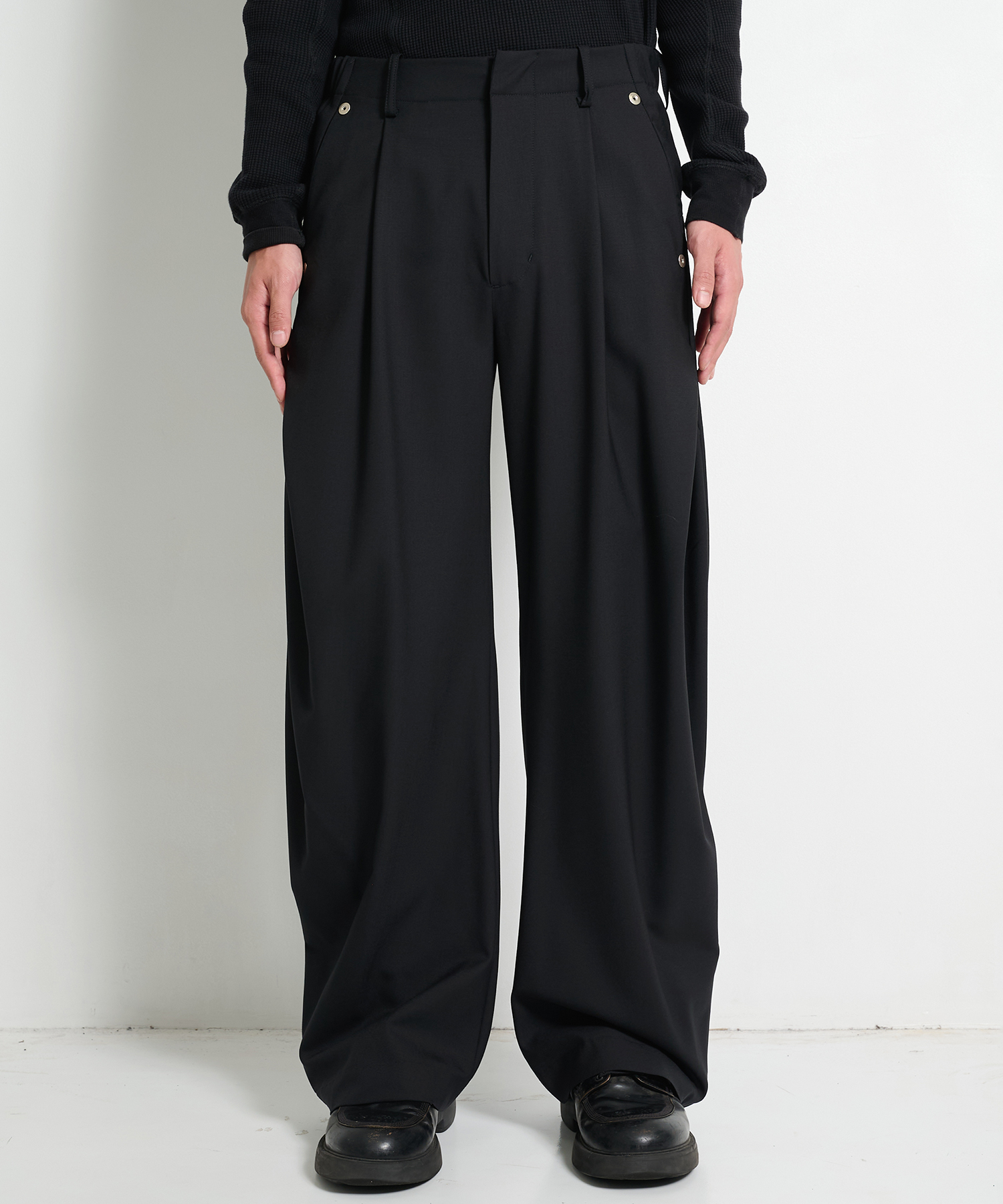 curve leg trousers 2.0 CONZ