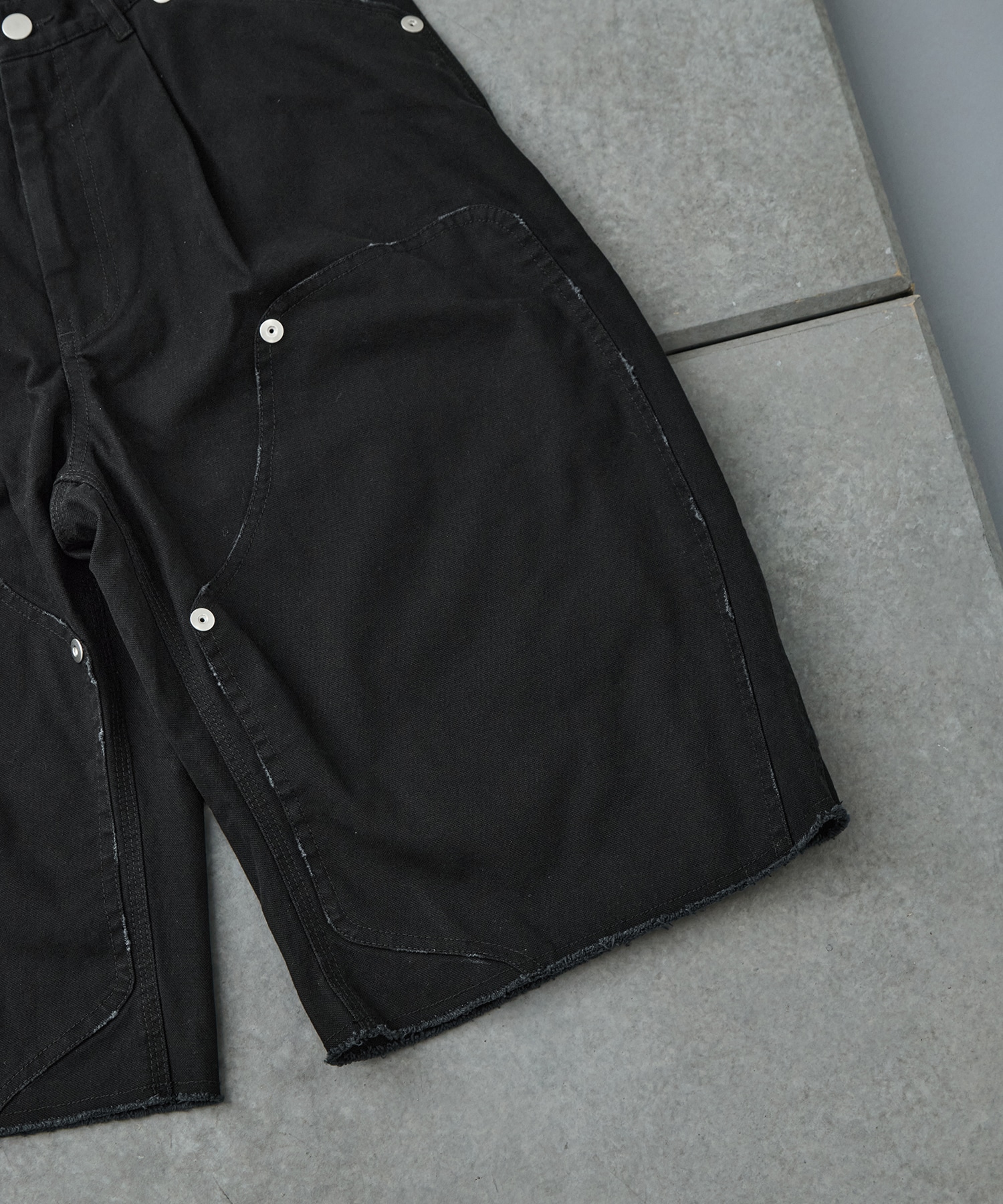 BASICKS×duck double knee curve leg shorts CONZ