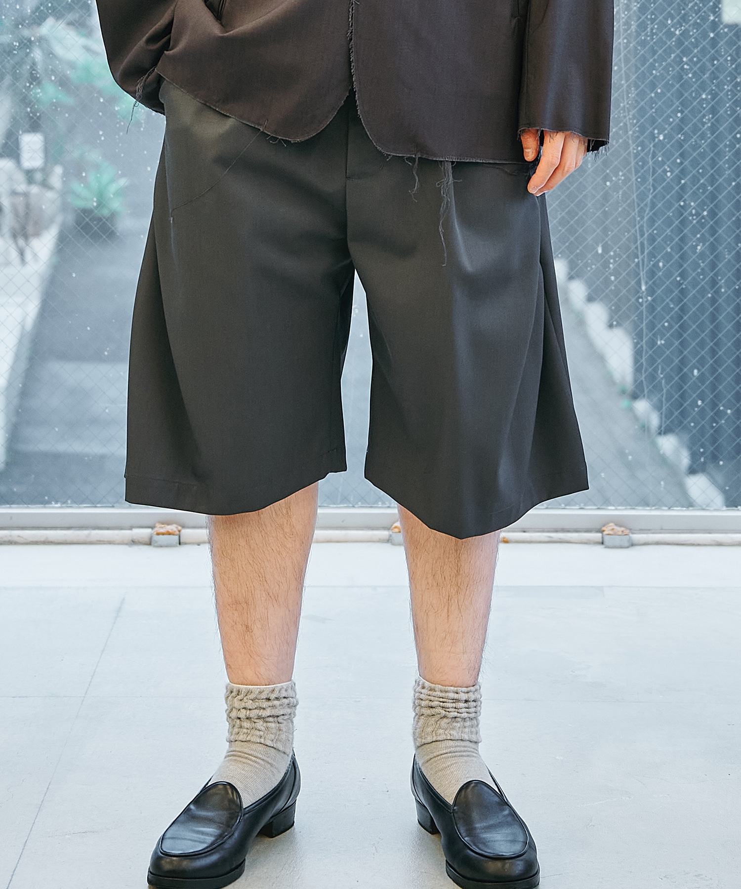 curve leg wide shorts CONZ