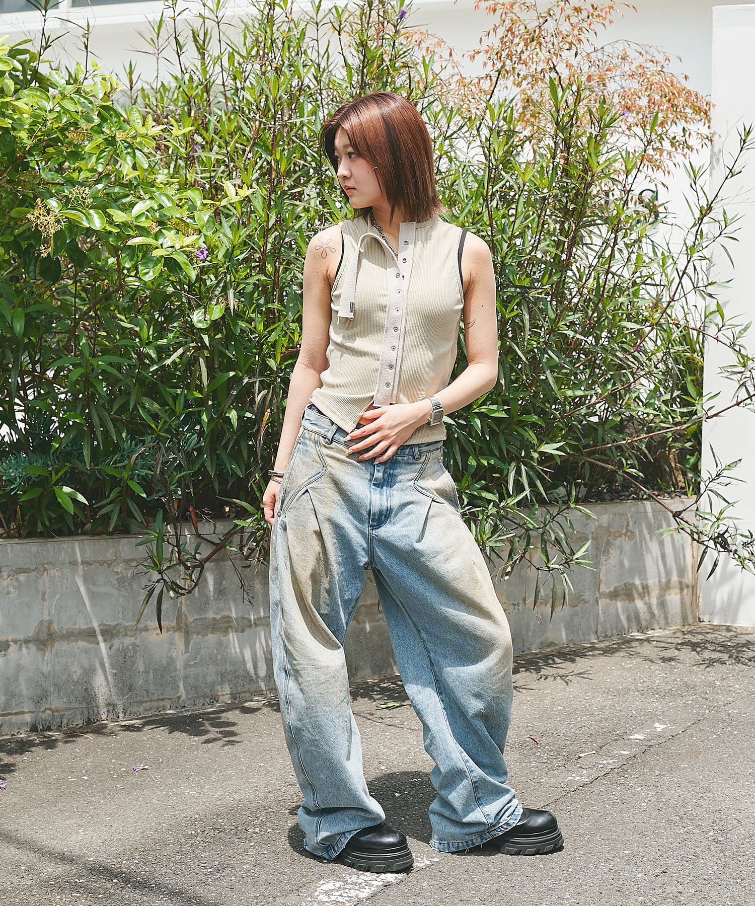 distressed curve denim CONZ