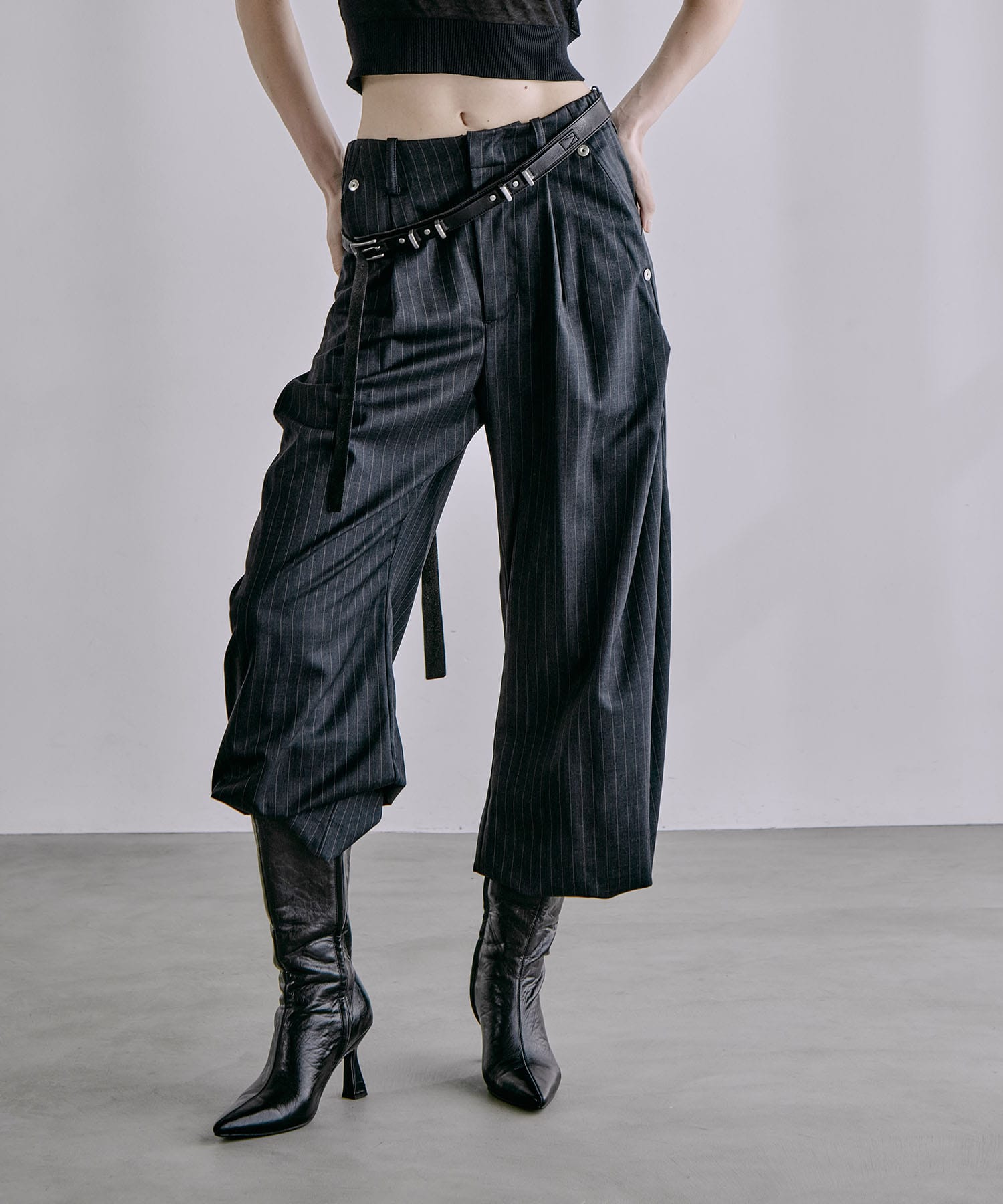 curve leg trousers CONZ
