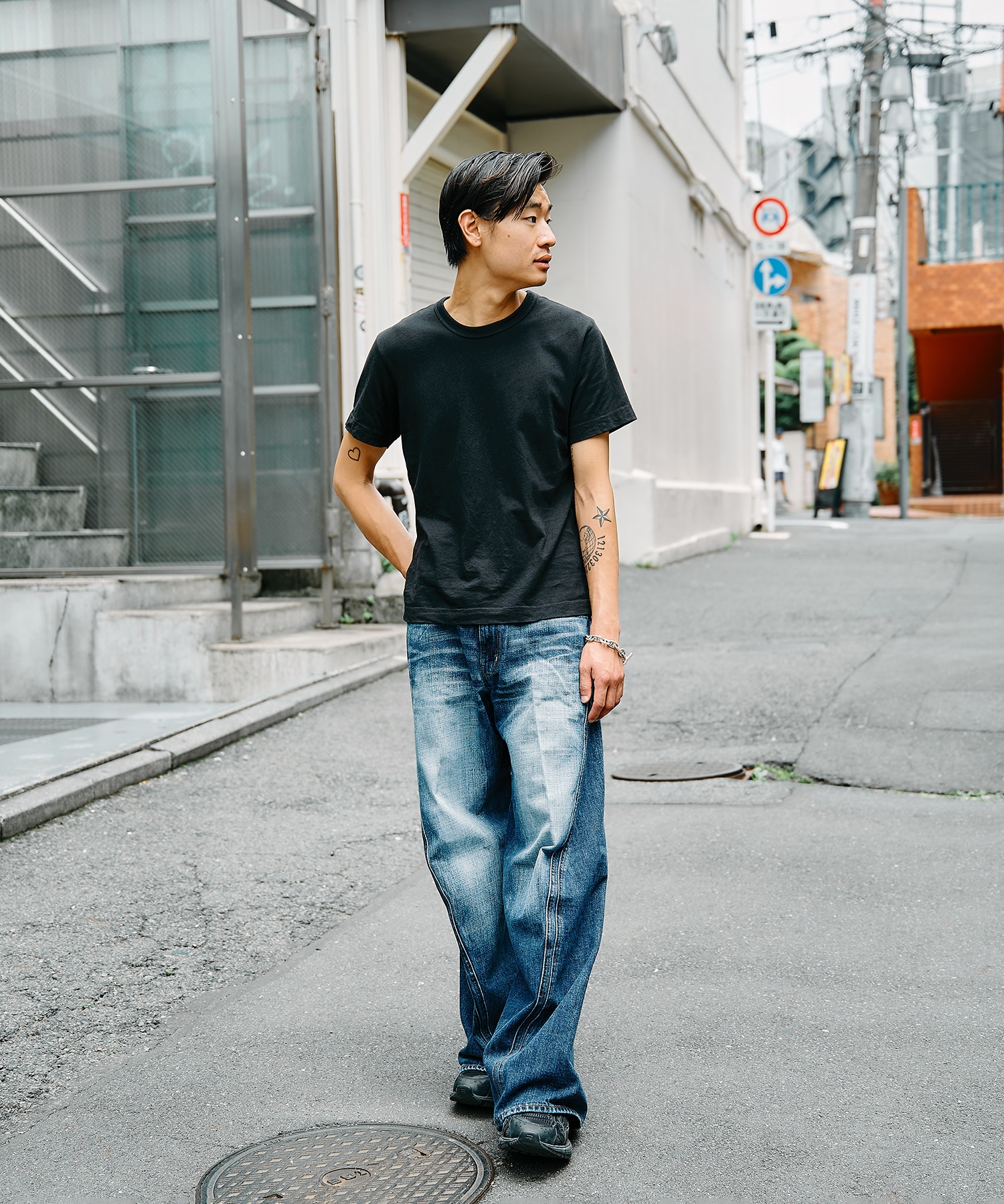 別注 3D TWISTED WIDE LEG FADED JEANS NVRFRGT