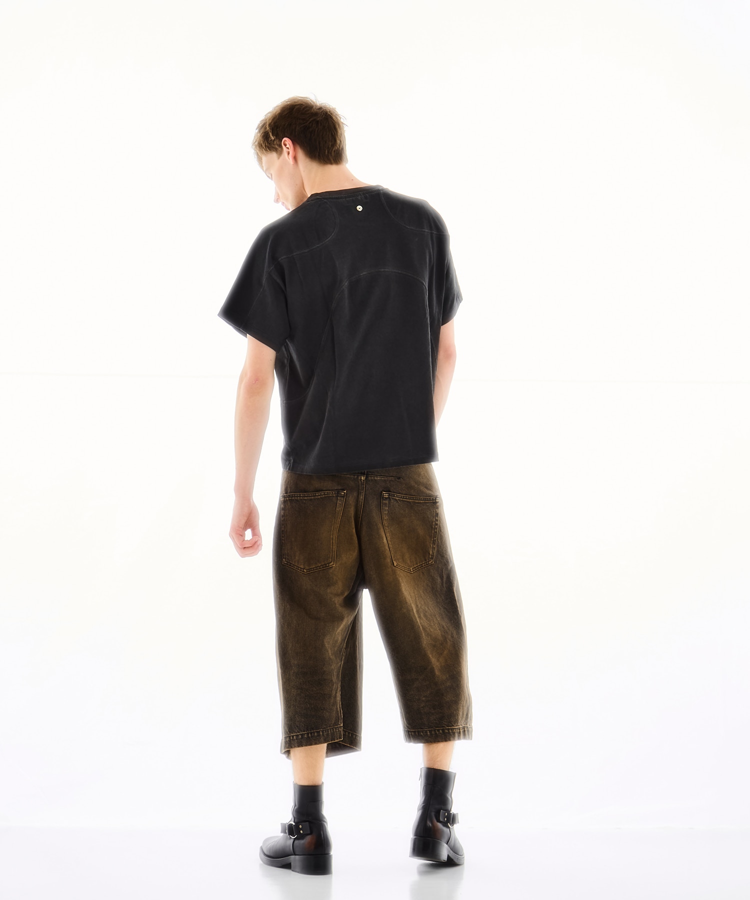 別注 3D TWISTED JORTS NVRFRGT
