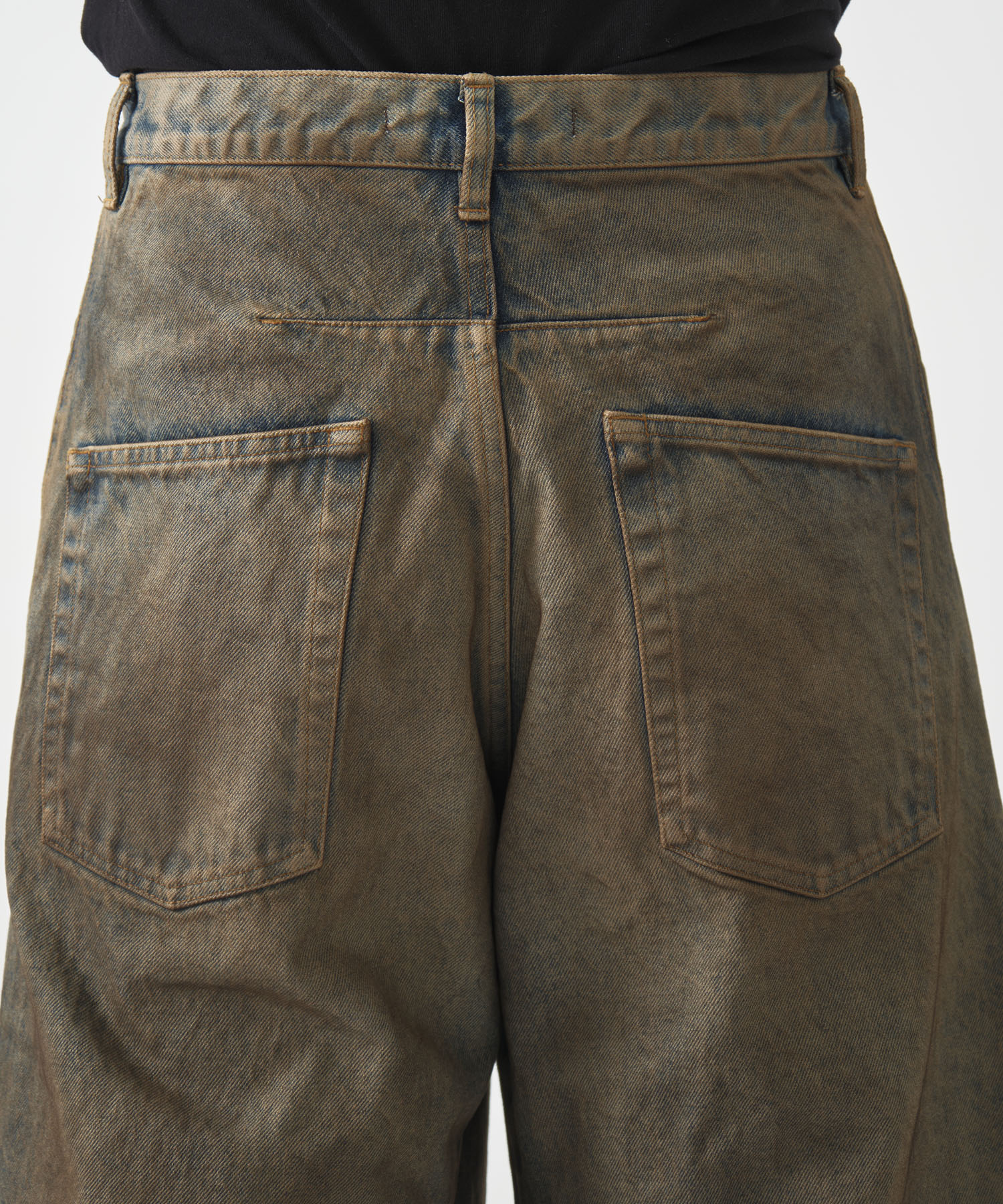 別注 3D TWISTED JORTS NVRFRGT