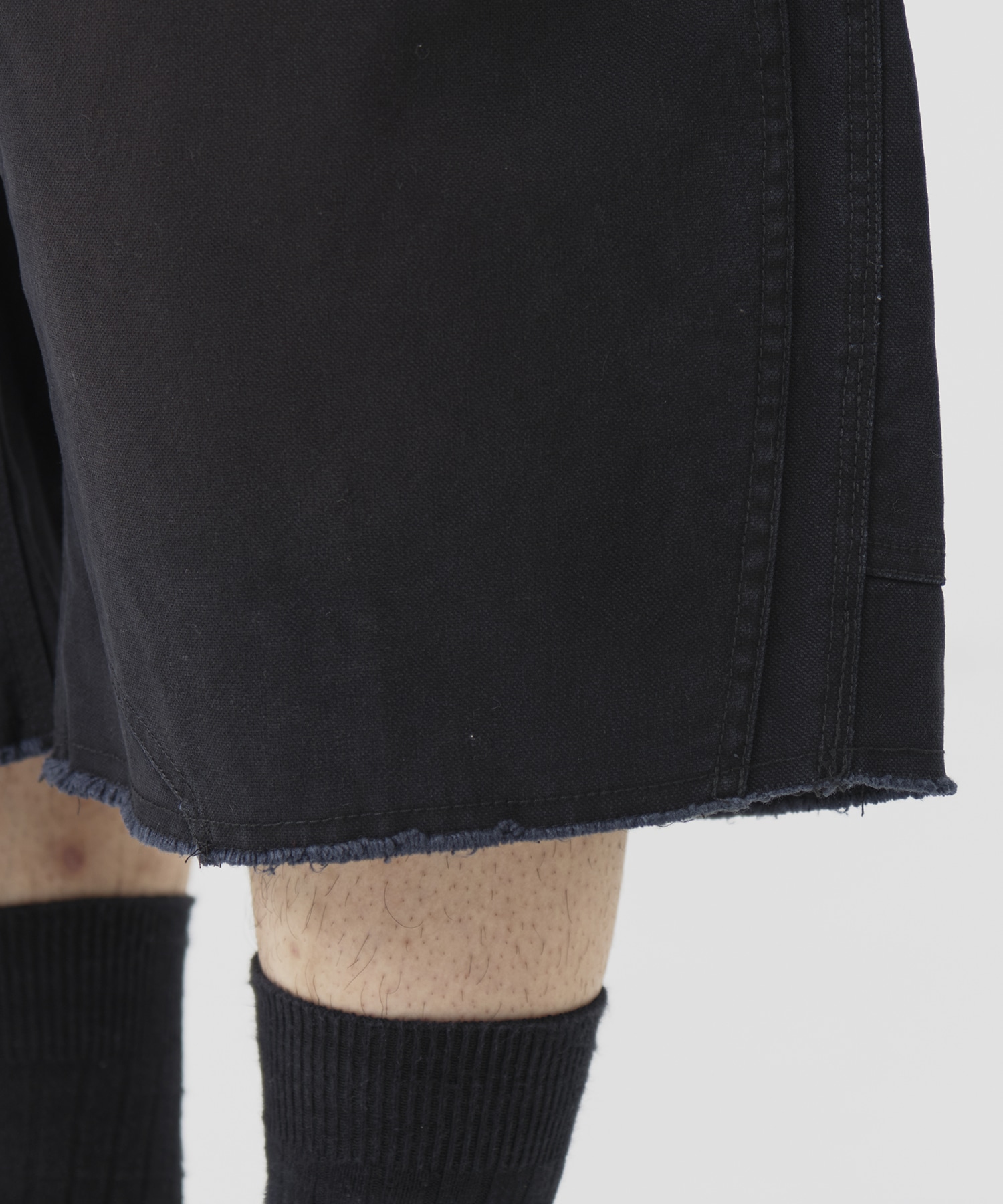 DUCK DOUBLE KNEE CURVED LEG SHORTS CONZ