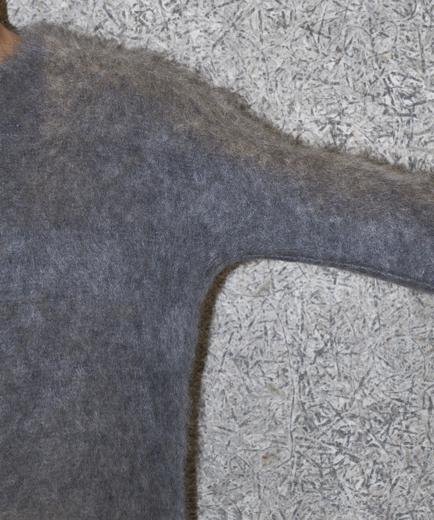 BRUSHED MOHAIR V-NECK SWEATER NVRFRGT