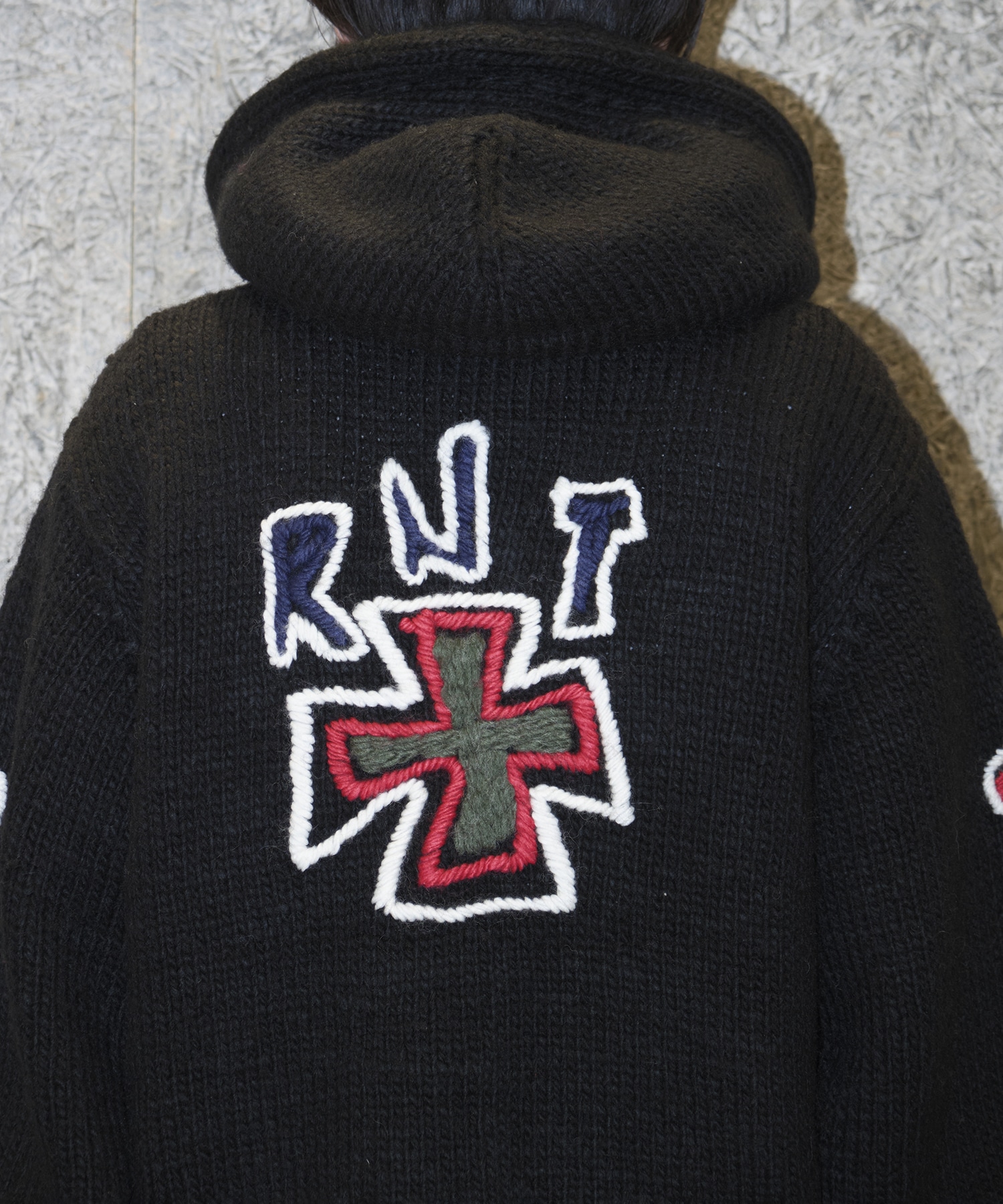 HAND KINITTED SK8 ZIP HOODIE RICE NINE TEN