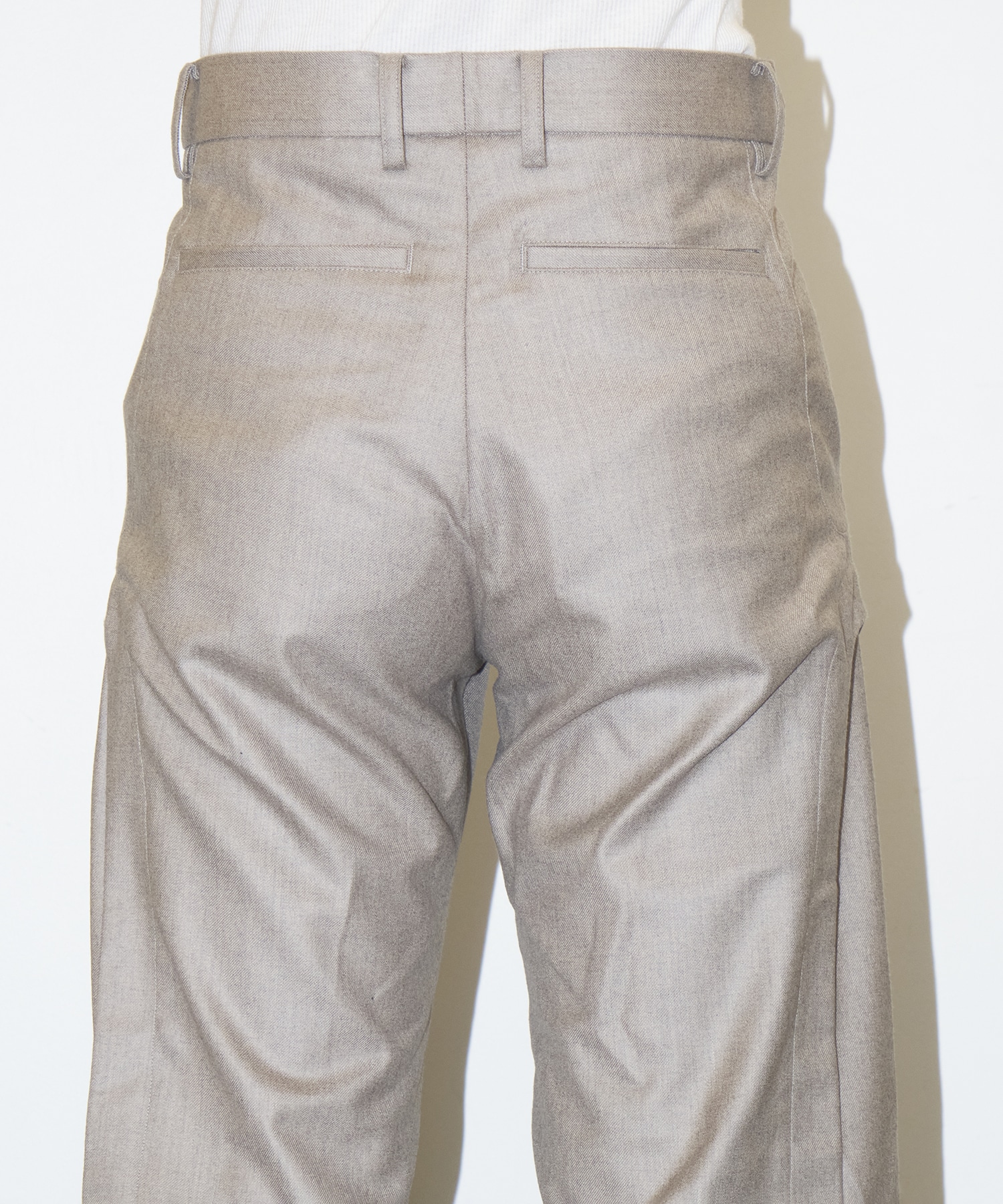 BRAID CUTTING TUCK PANTS STEAF