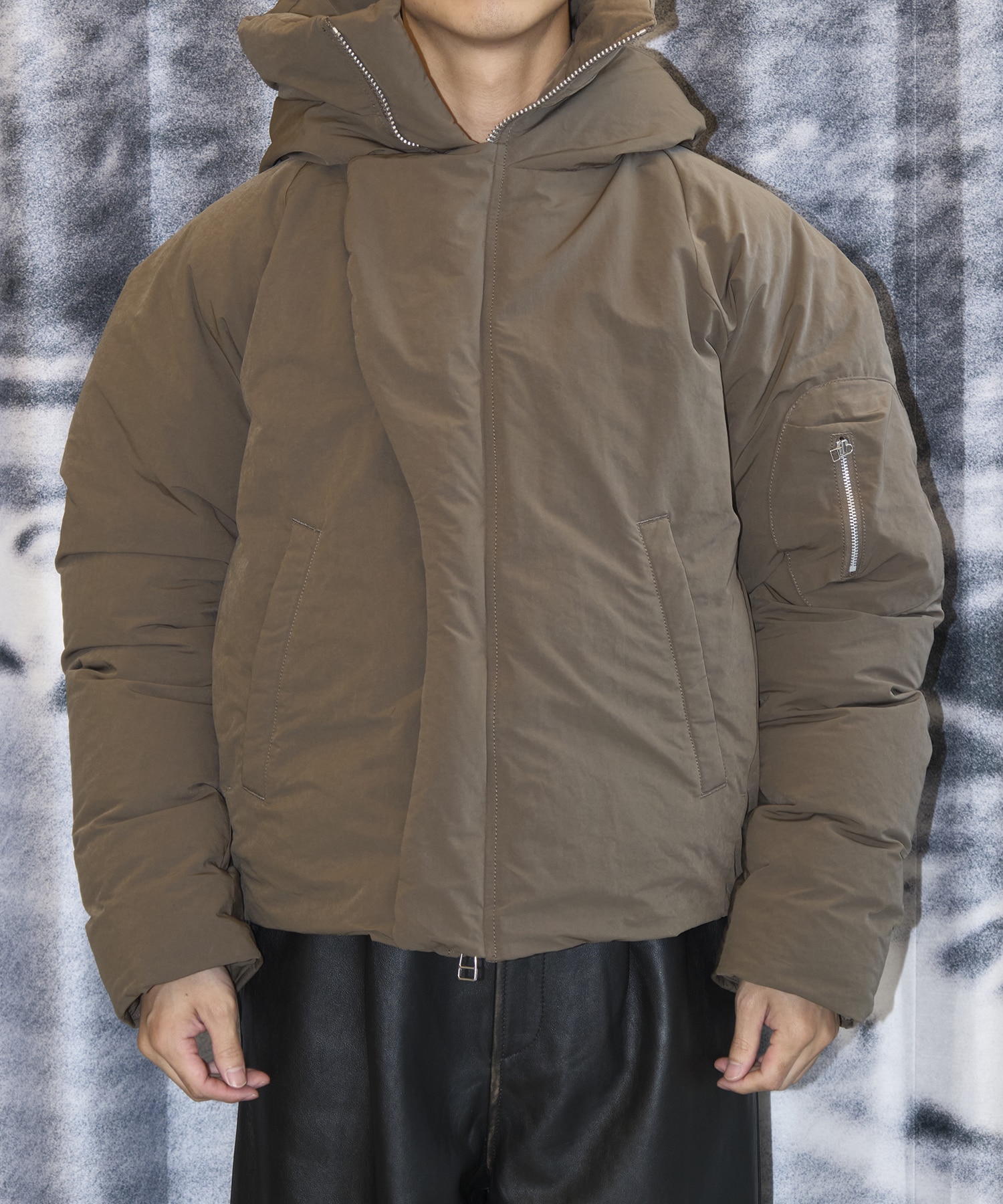 HOODED PUFFER JACKET NVRFRGT