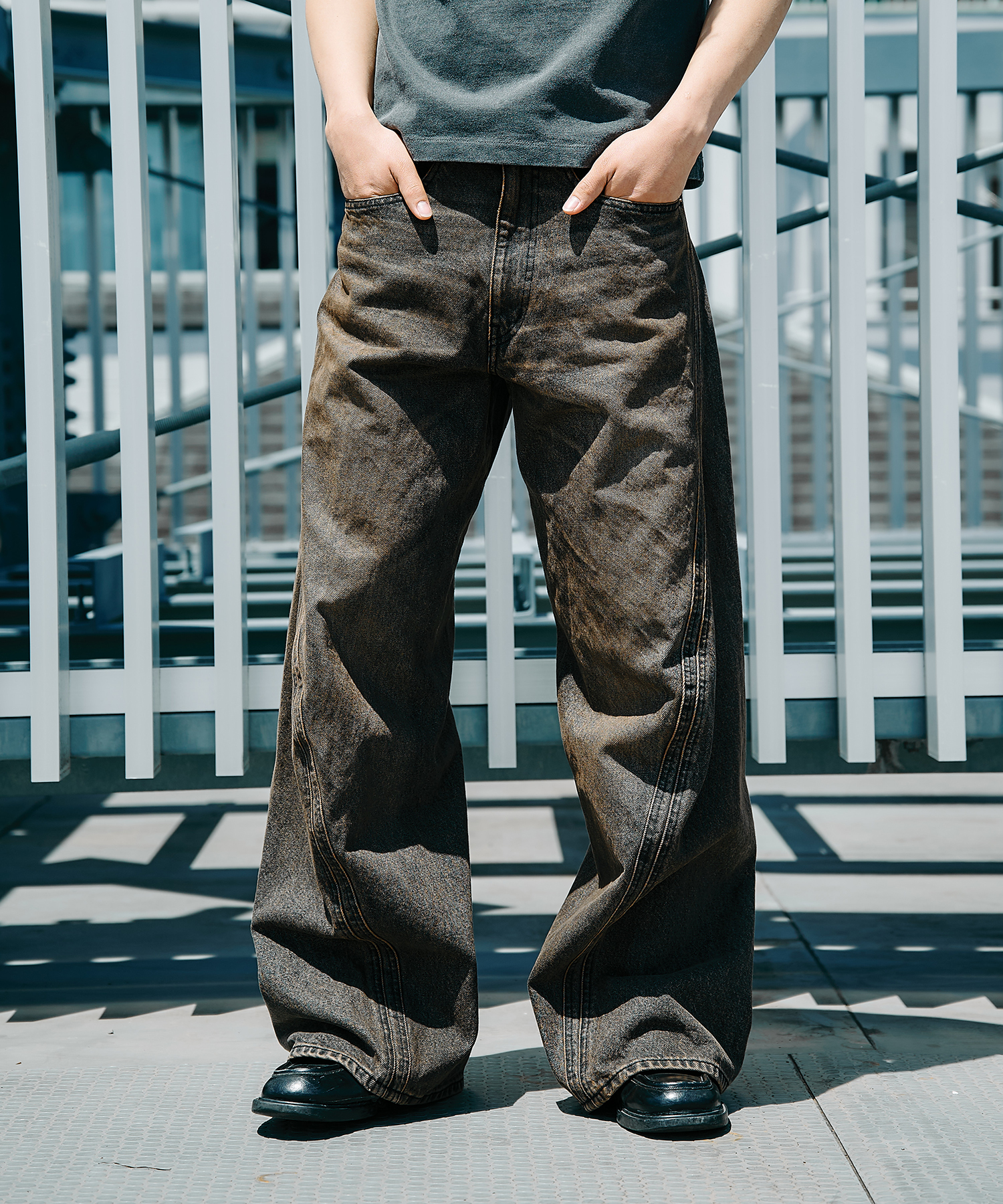 3D TWISTED WIDE LEG JEANS