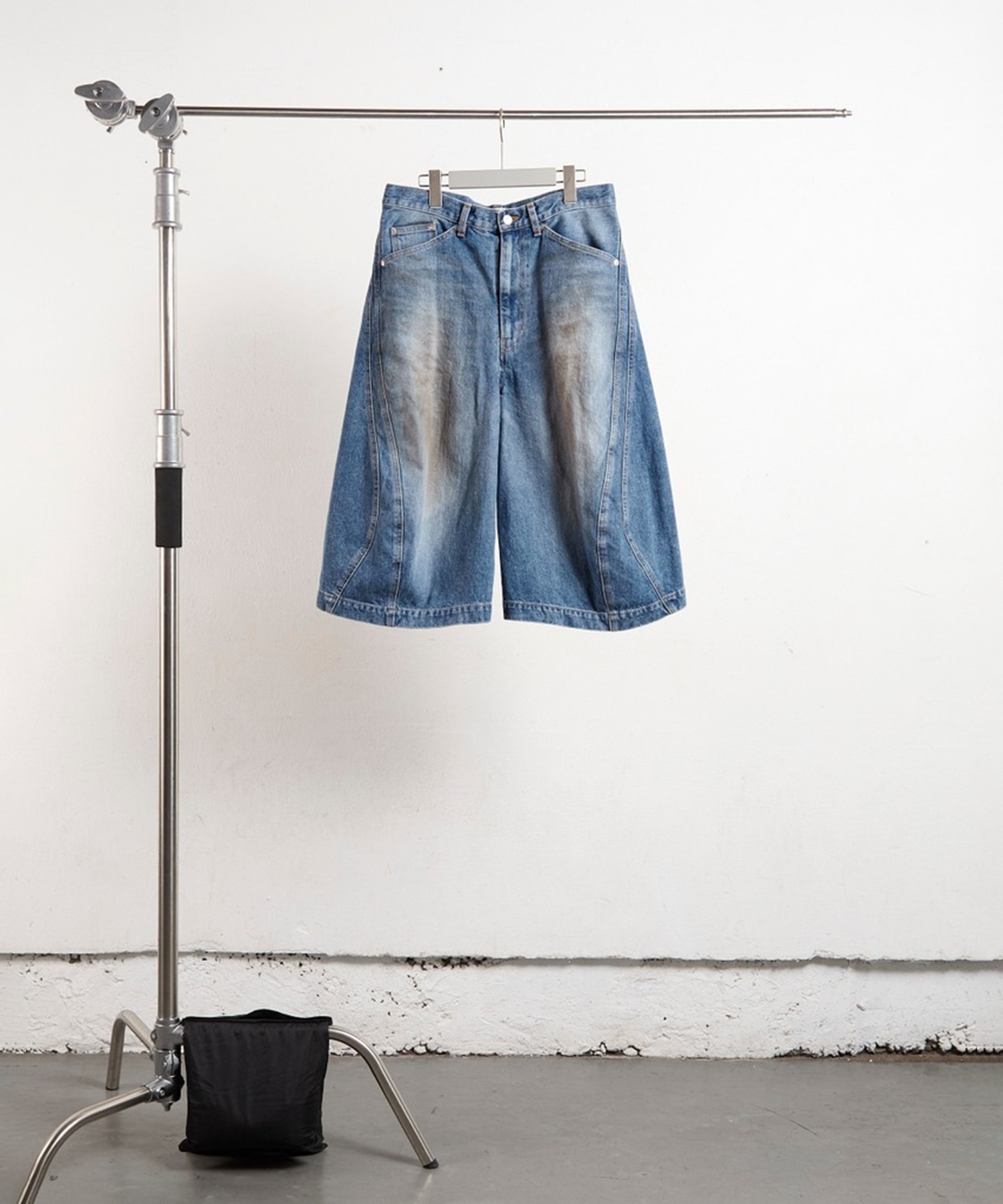 3D TWISTED SHORTS