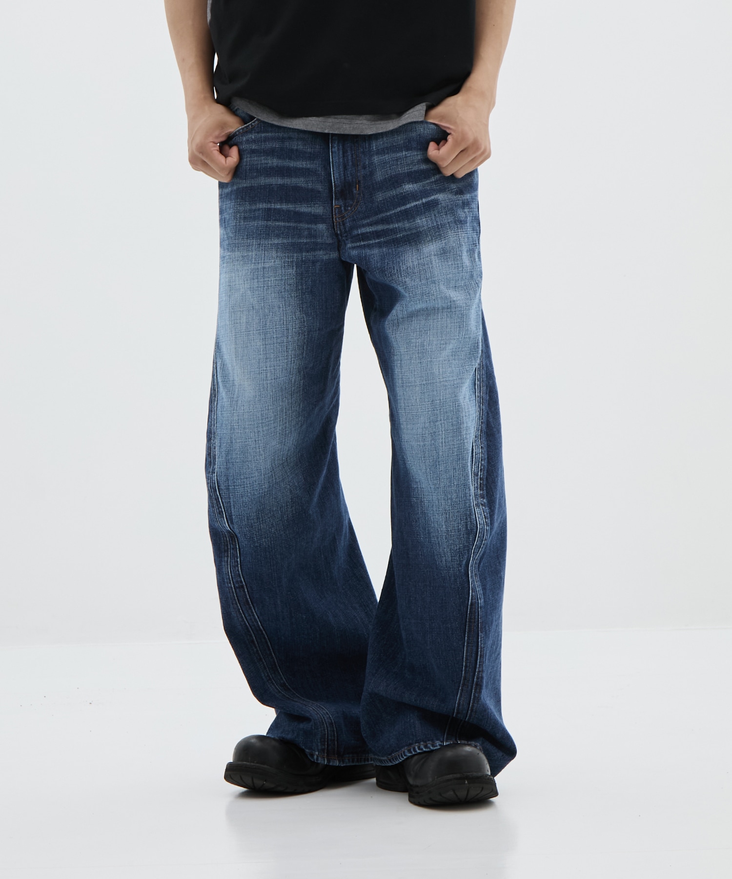 別注 3D TWISTED WIDE LEG FADED JEANS