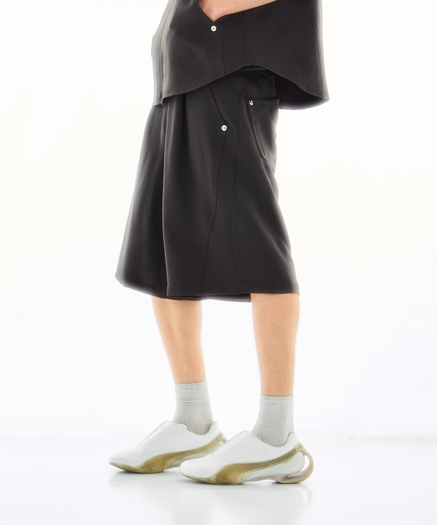 PANEL CUT WIDE SHORTS