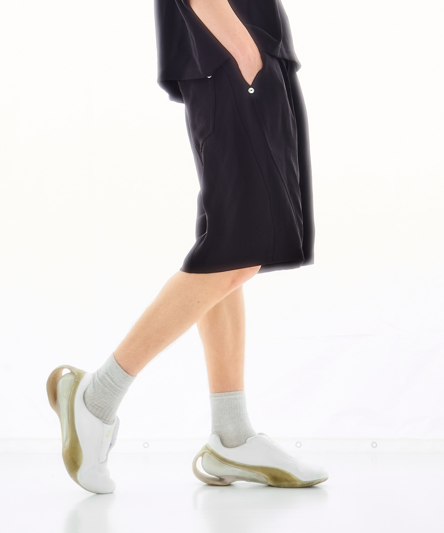 PANEL CUT WIDE SHORTS
