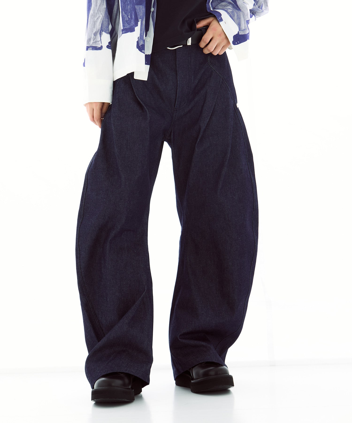RIGID CURVED DENIM