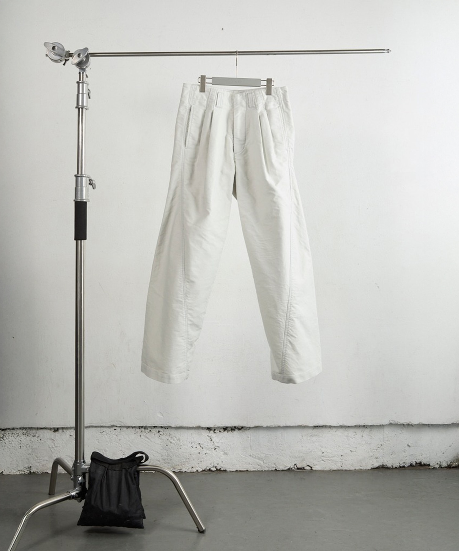 TUCKED WIDE LEG TROUSERS