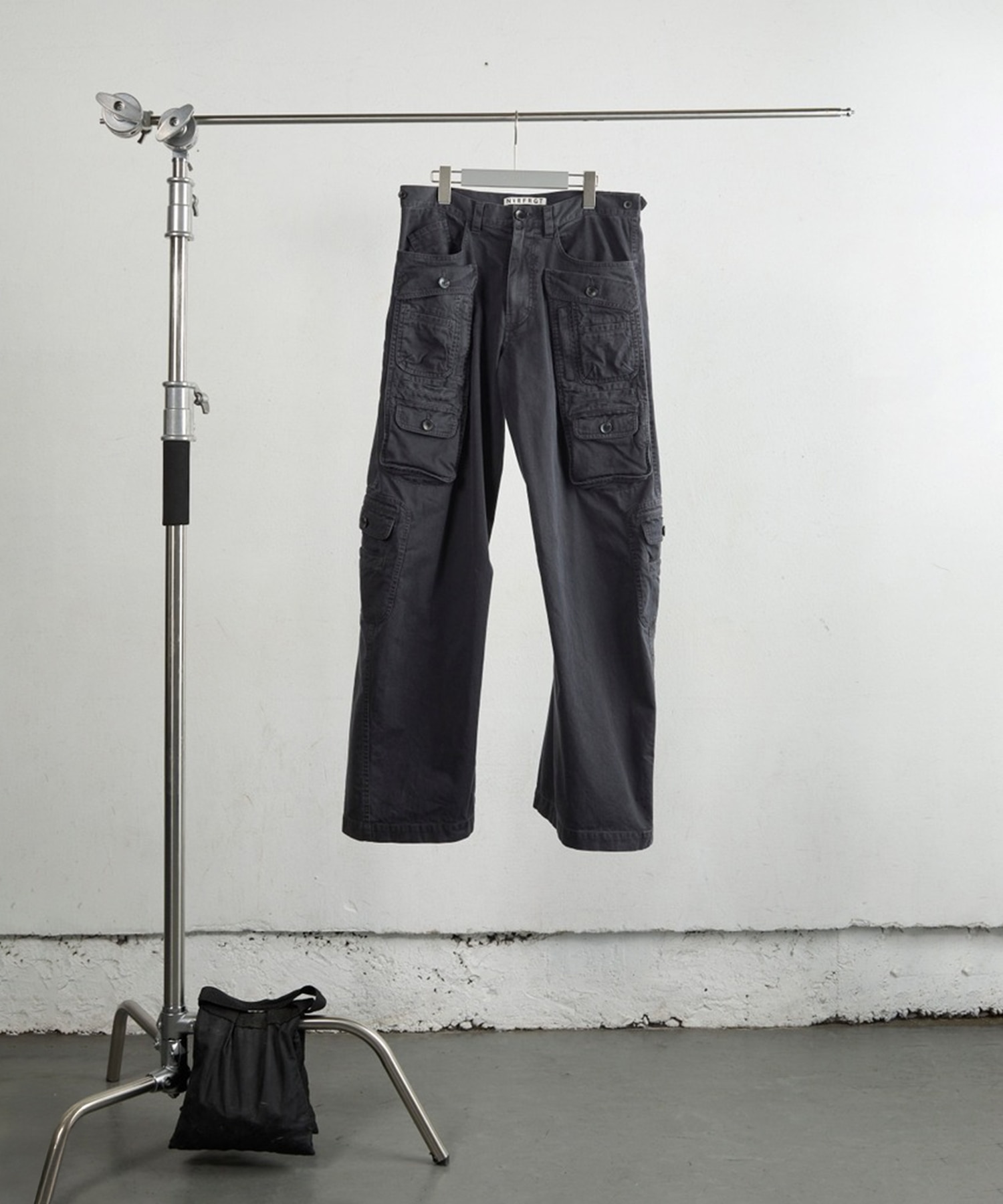 MULTI POCKET CARGO PANTS