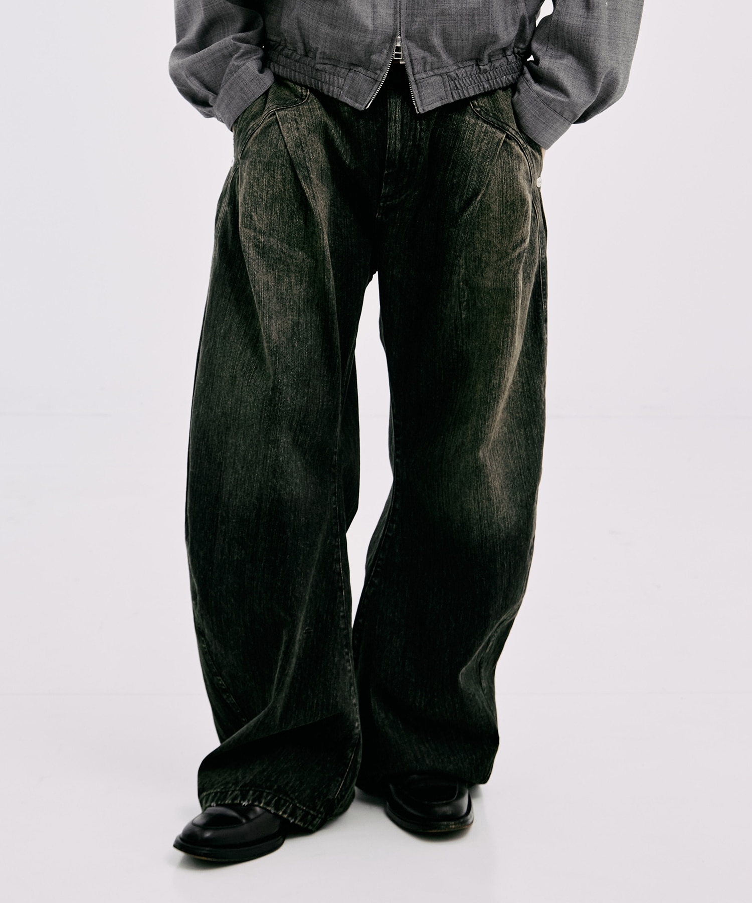 COLOR DYED SLAB CRVED DENIM