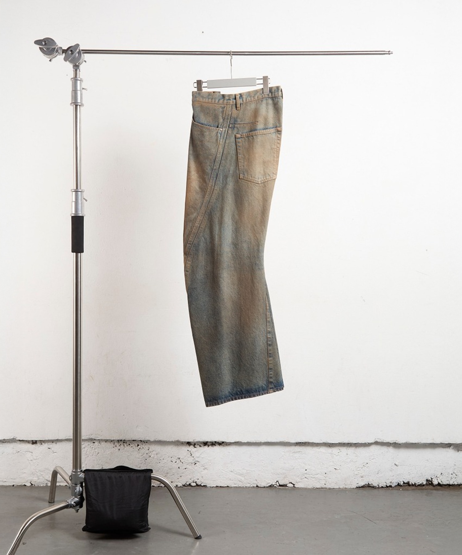 3D TWISTED WIDE LEG JEANS