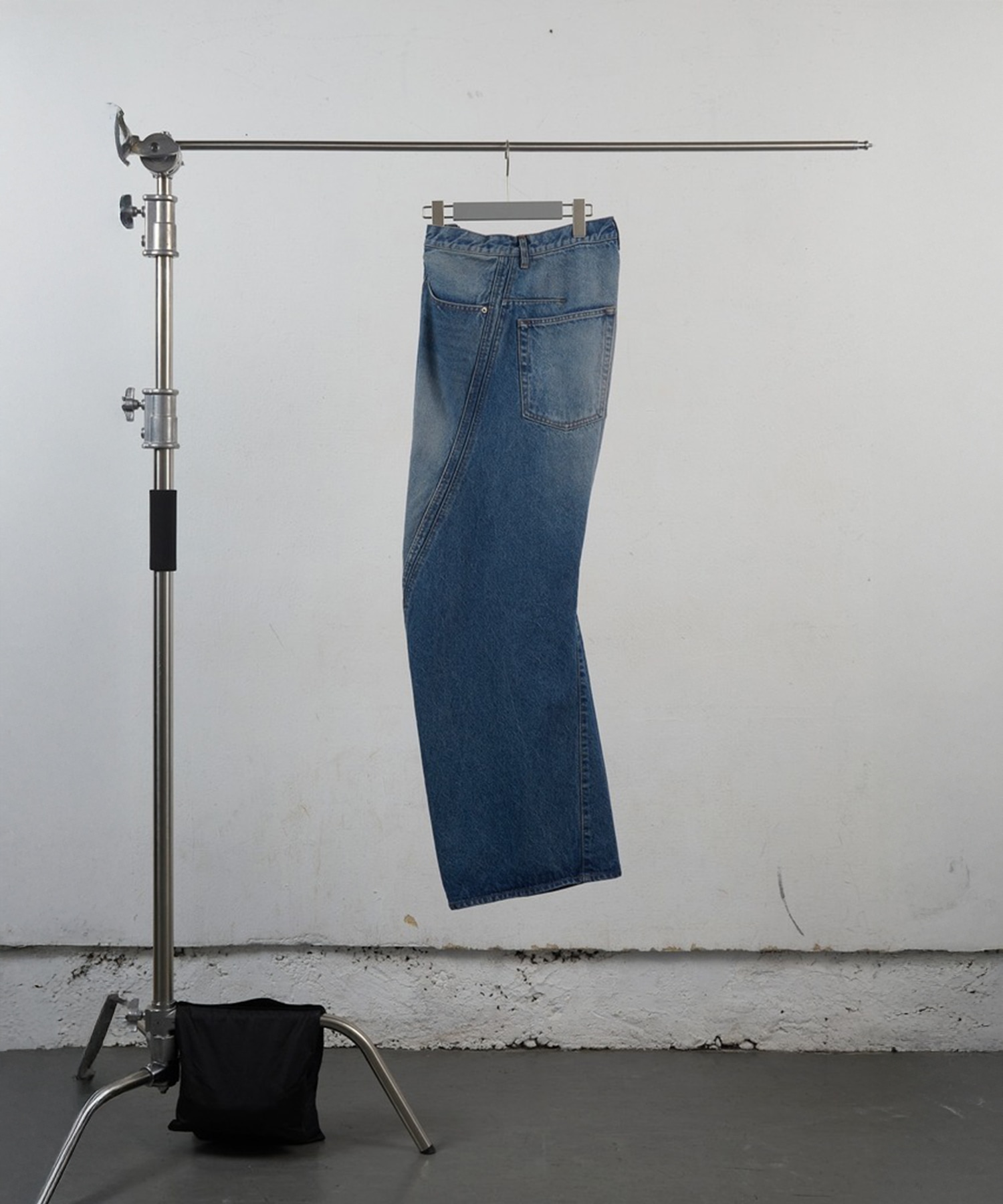 3D TWISTED WIDE LEG JEANS