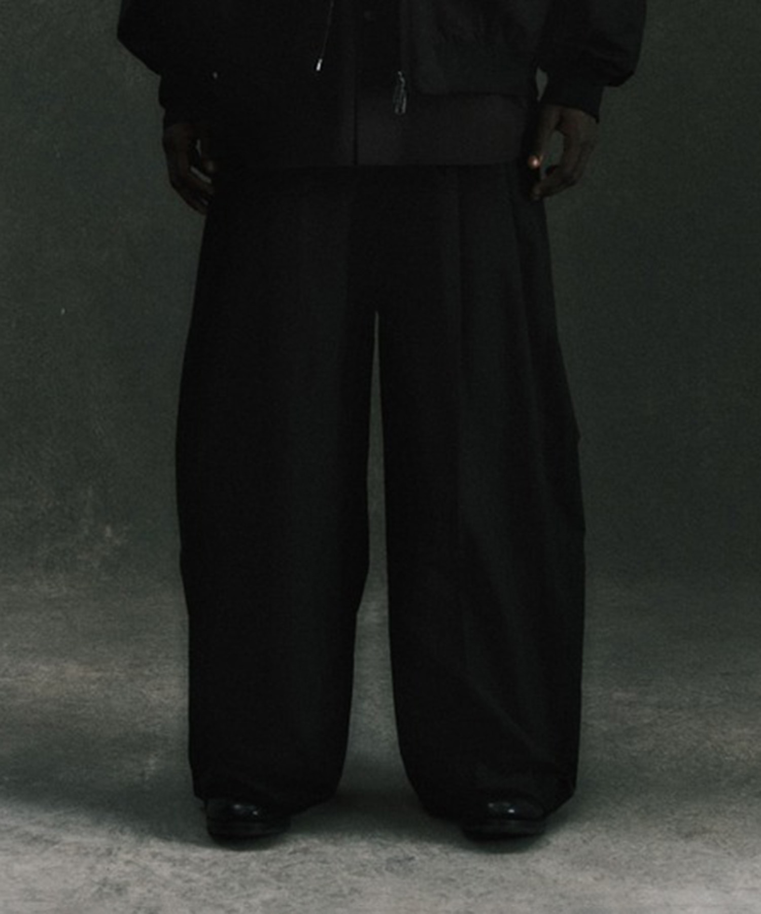 EWP 2 Tuck Trousers